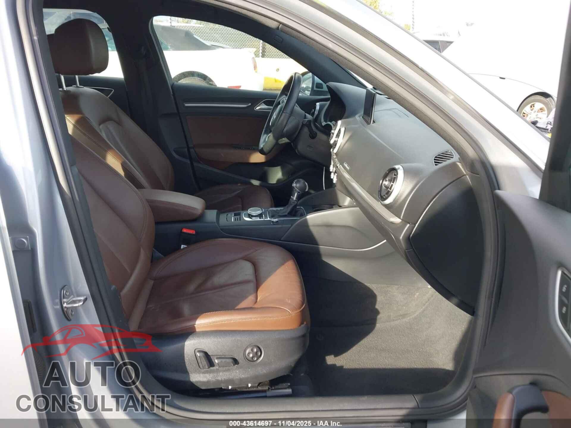 AUDI A3 E-TRON 2017 - WAUTPBFF5HA045079