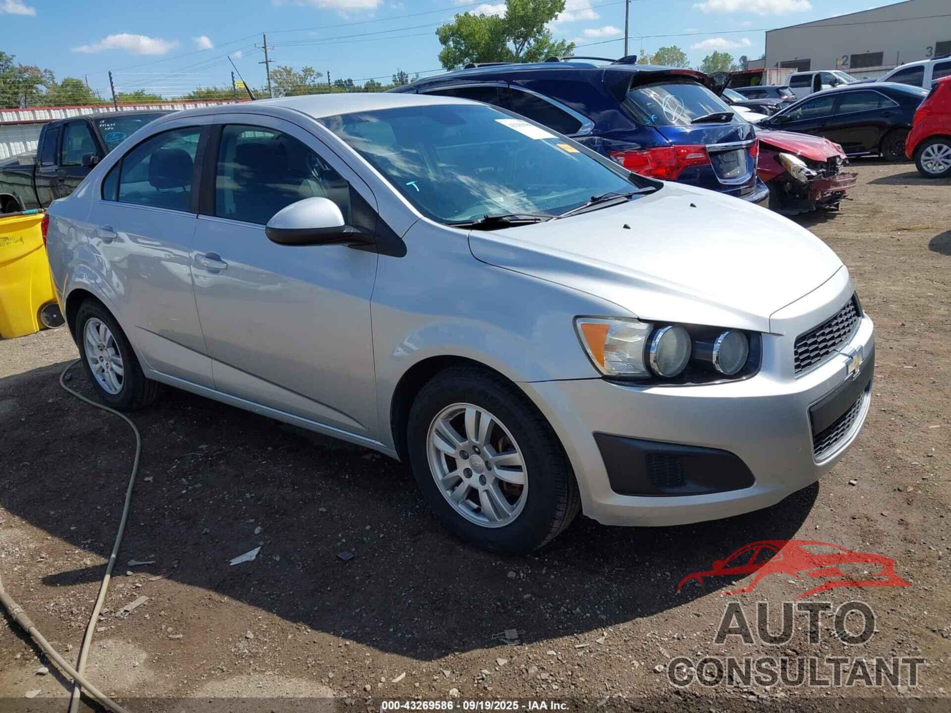 CHEVROLET SONIC 2013 - 1G1JC5SHXD4187797