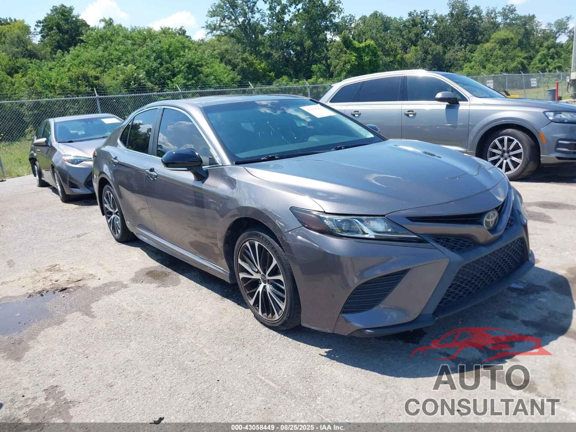TOYOTA CAMRY 2018 - 4T1B11HK8JU660441