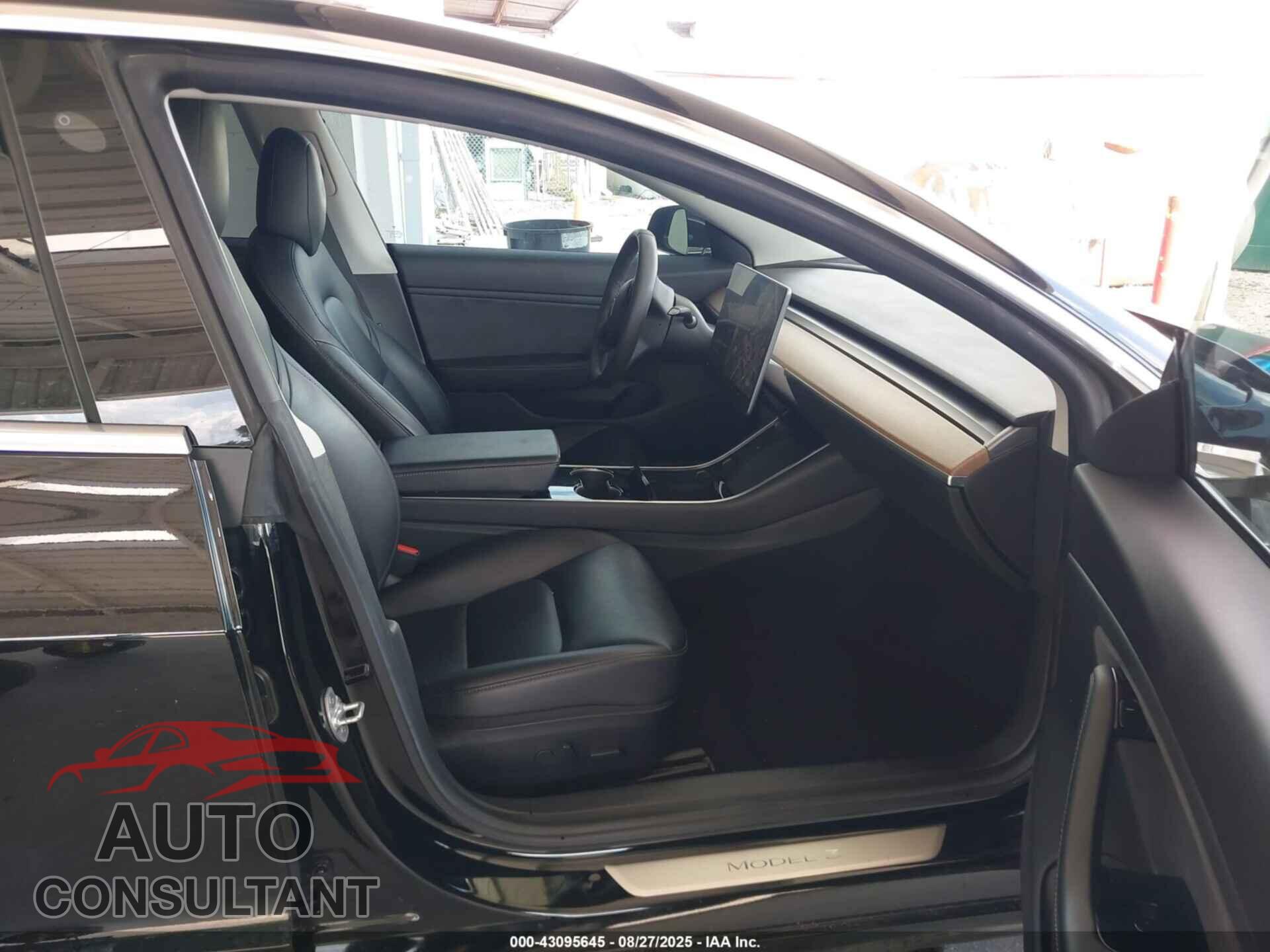 TESLA MODEL 3 2019 - 5YJ3E1EA7KF484565