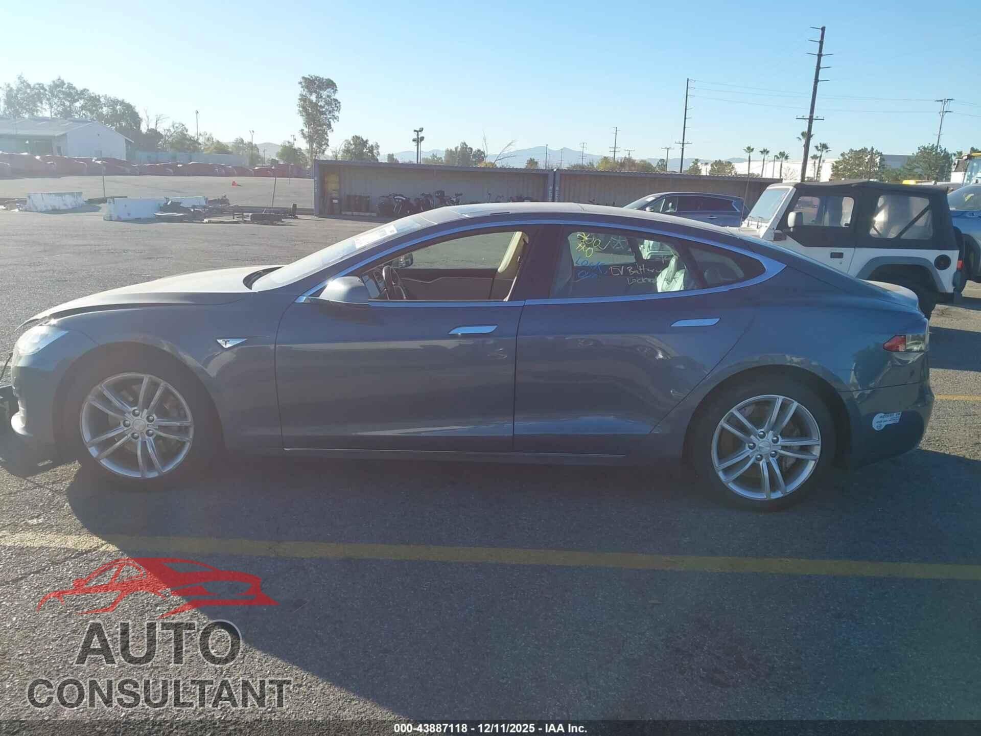TESLA MODEL S 2013 - 5YJSA1CN0DFP14088