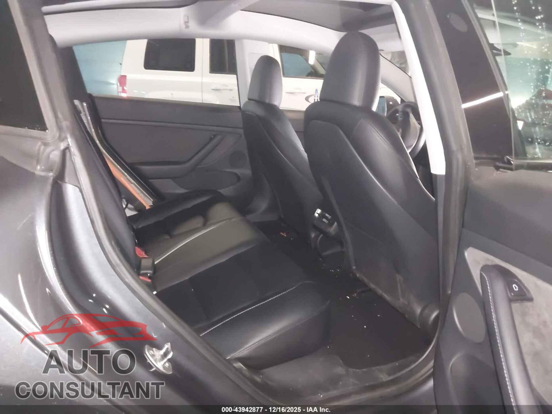 TESLA MODEL 3 2023 - 5YJ3E1EAXPF679096