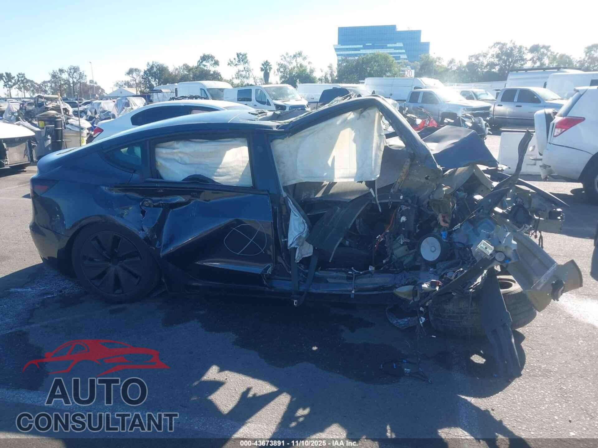 TESLA MODEL 3 2024 - 5YJ3E1EA3RF738802