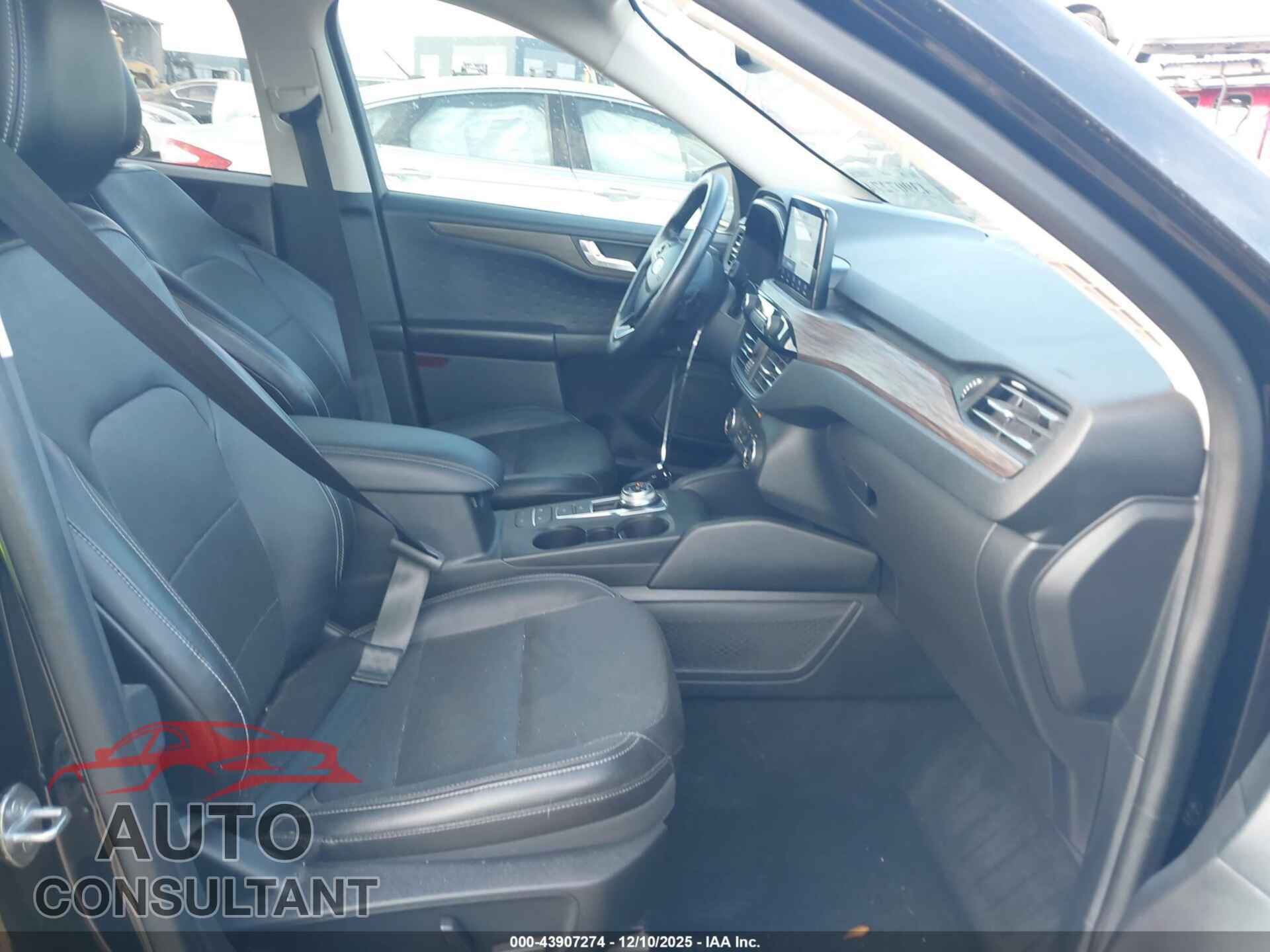 FORD ESCAPE 2020 - 1FMCU9J92LUA09830