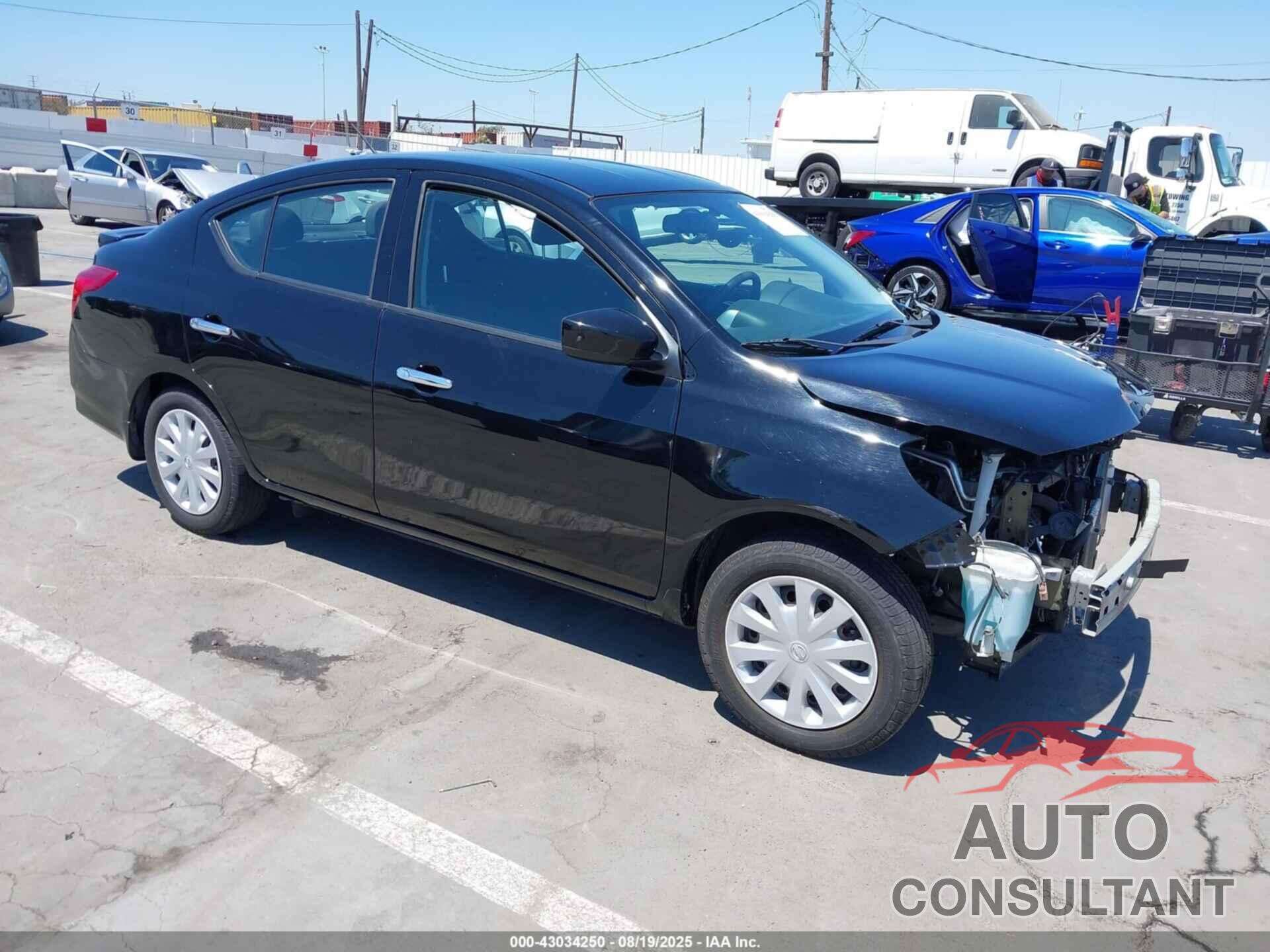 NISSAN VERSA 2018 - 3N1CN7AP8JL885431