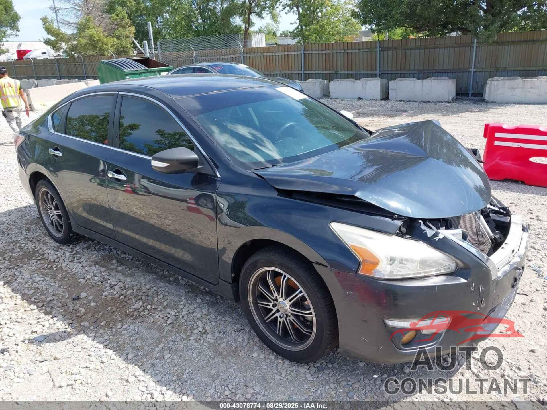NISSAN ALTIMA 2015 - 1N4AL3AP0FC104087