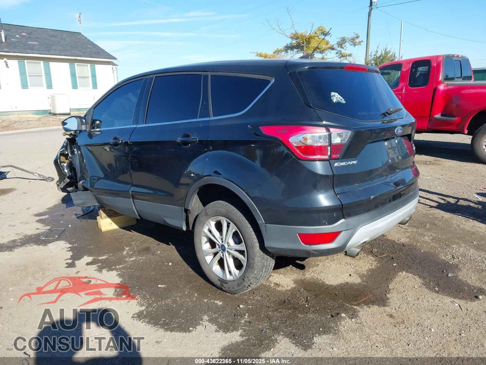 FORD ESCAPE 2017 - 1FMCU9G91HUB64609