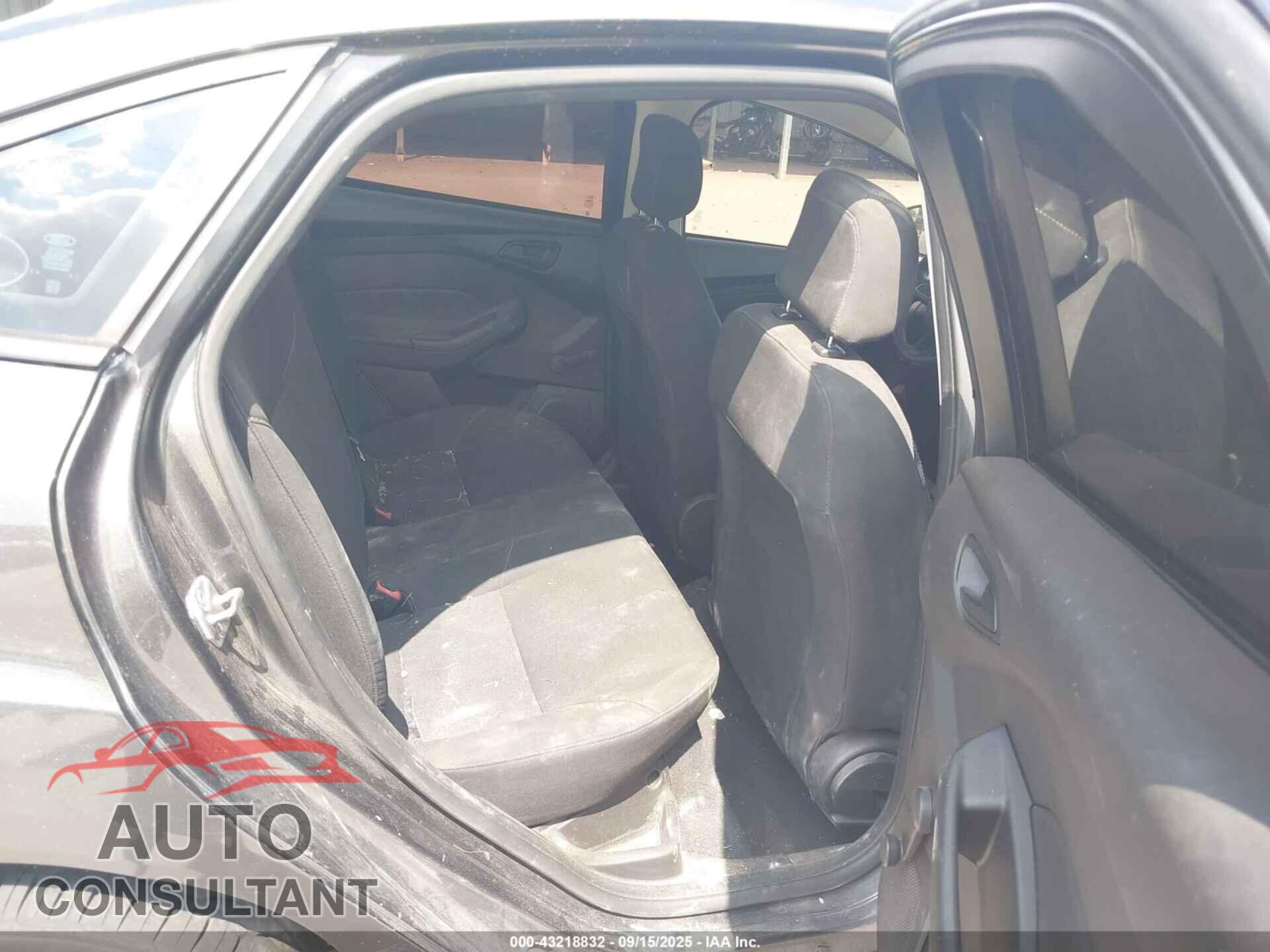 FORD FOCUS 2016 - 1FADP3E21GL288389