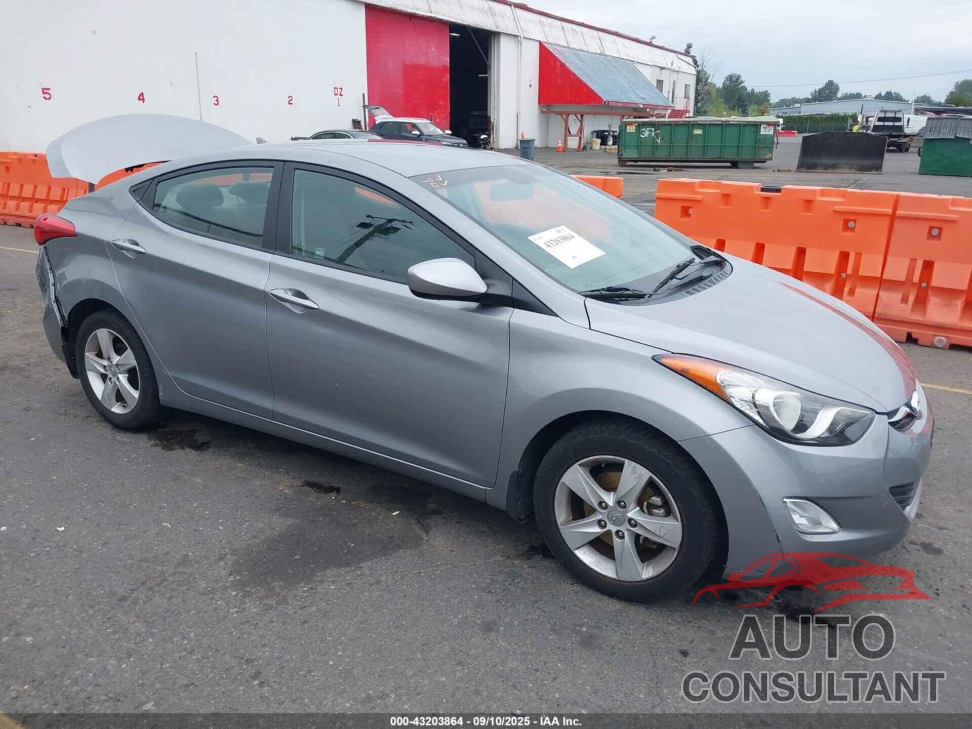 HYUNDAI ELANTRA 2013 - KMHDH4AE6DU798025