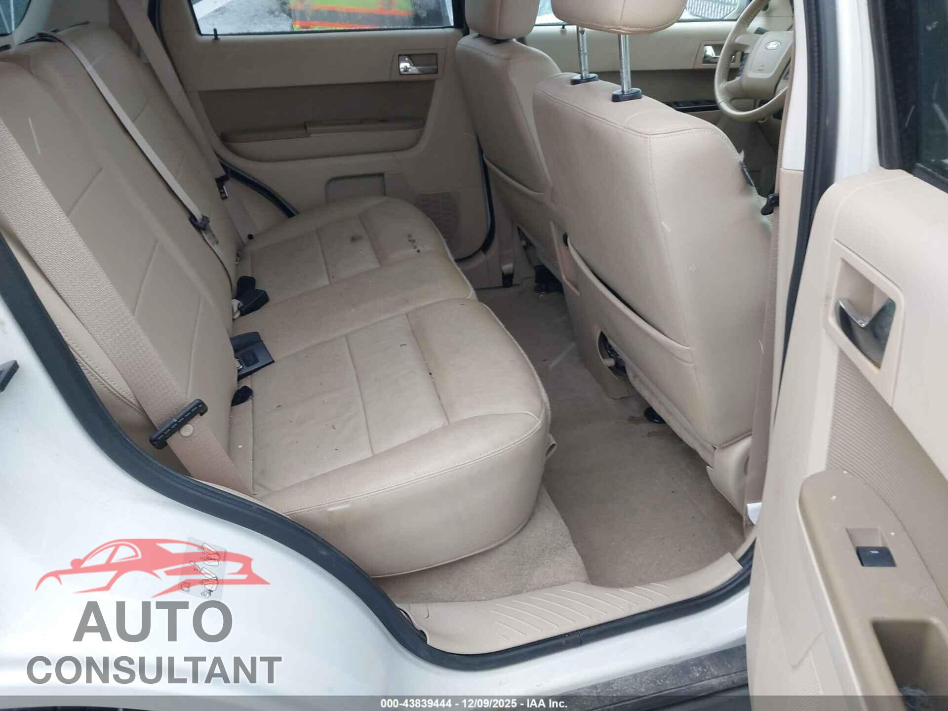 FORD ESCAPE 2010 - 1FMCU9E77AKB79635