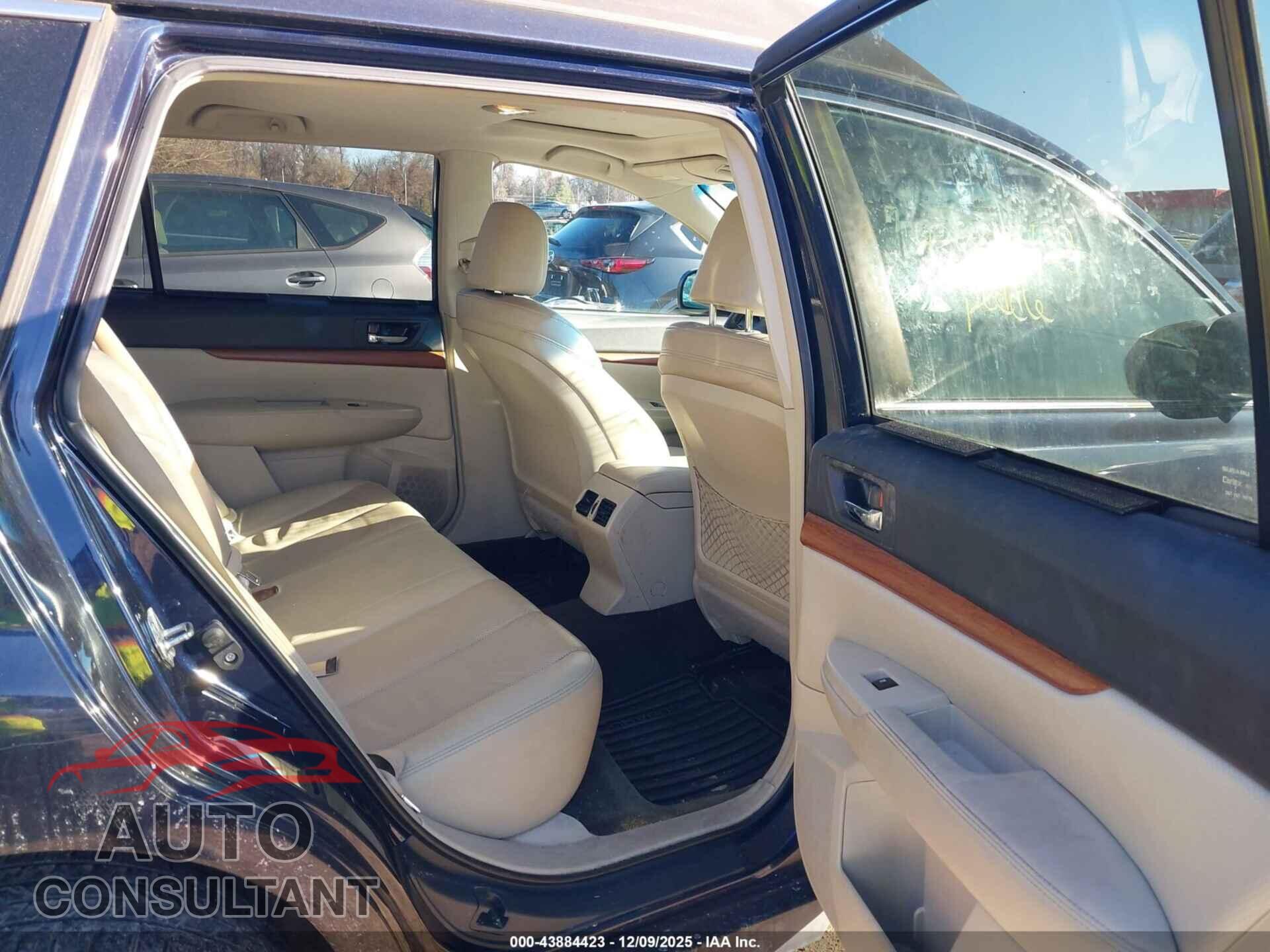 SUBARU OUTBACK 2013 - 4S4BRBKC3D3240175