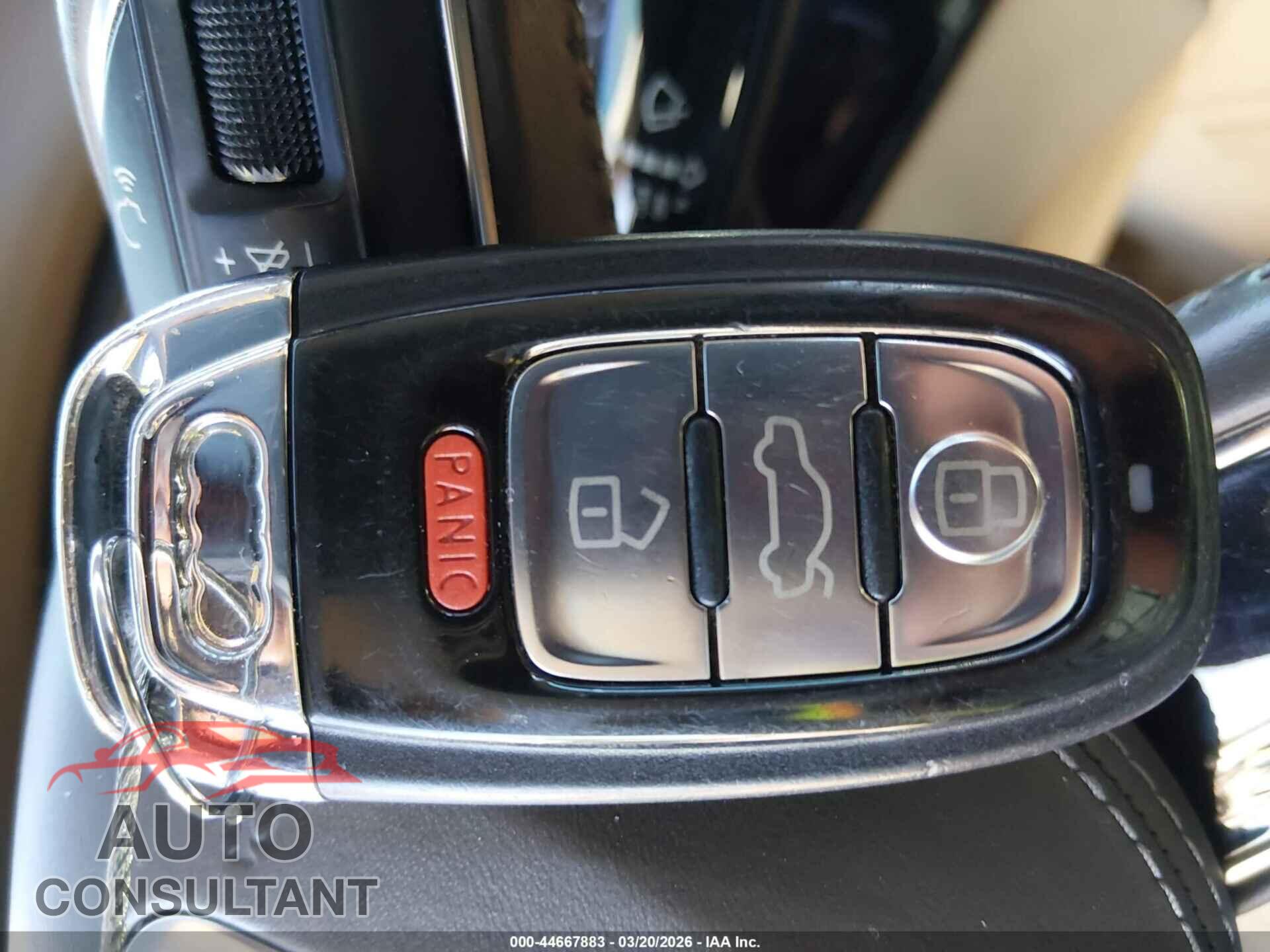 AUDI A8 L 2012 - WAURVAFD5CN006261