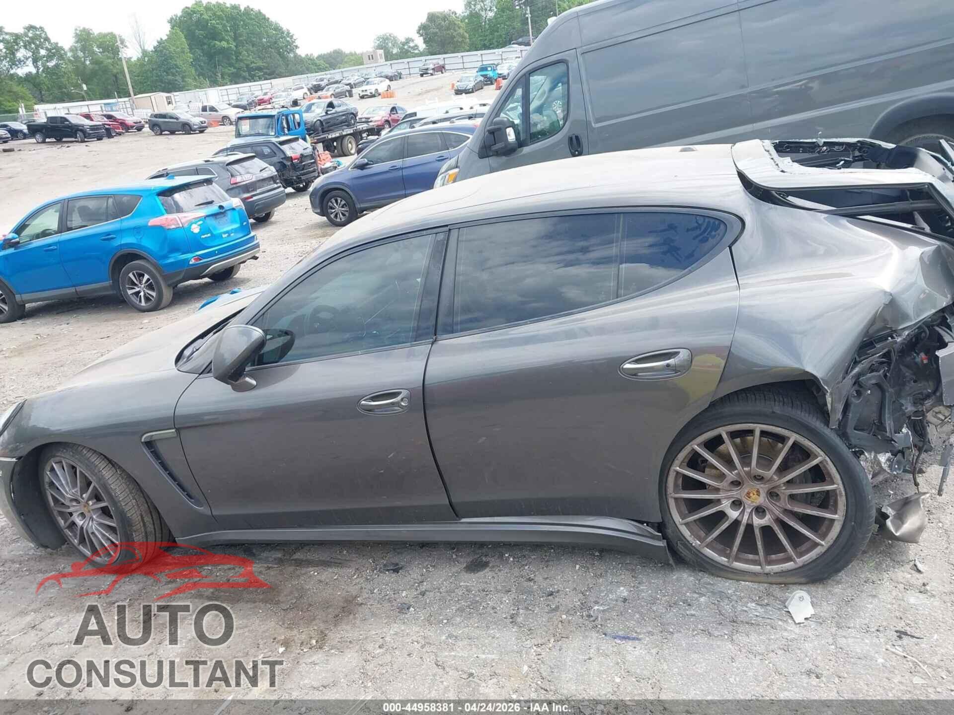 PORSCHE PANAMERA 2015 - WP0AA2A74FL007419