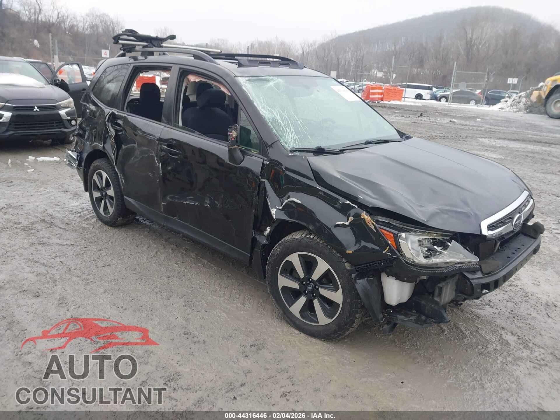 SUBARU FORESTER 2018 - JF2SJAEC9JG590367