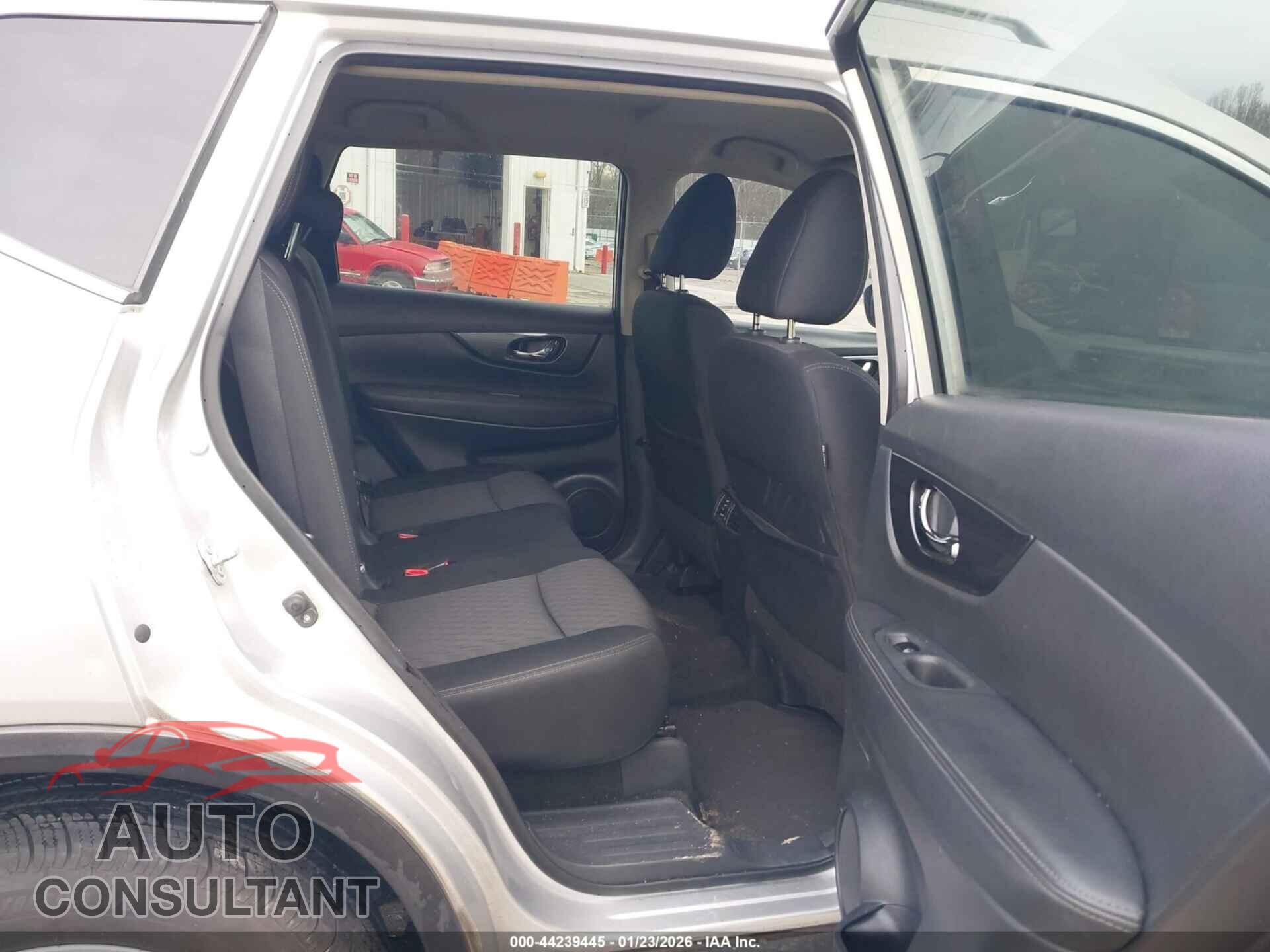 NISSAN ROGUE 2018 - KNMAT2MV3JP608360