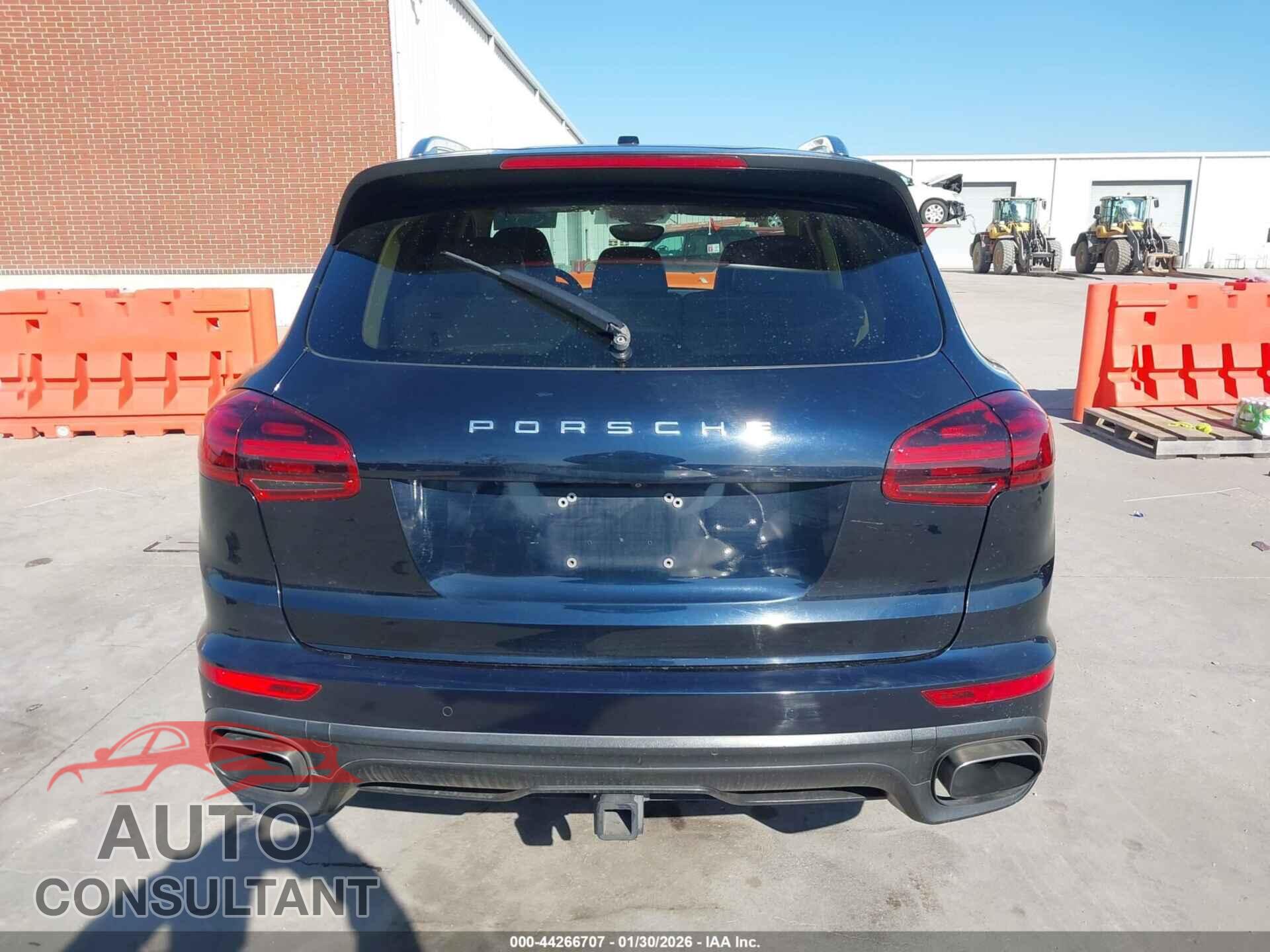 PORSCHE CAYENNE 2016 - WP1AA2A27GLA08973