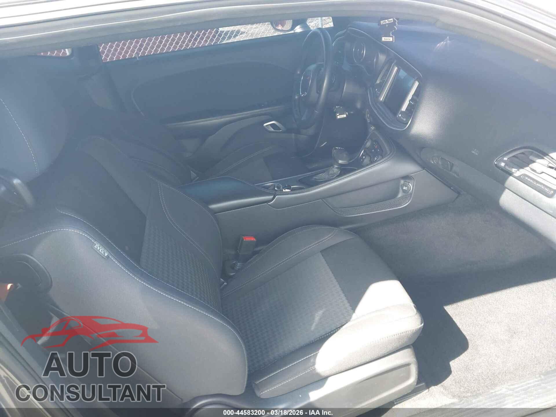 DODGE CHALLENGER 2015 - 2C3CDZAT2FH719032