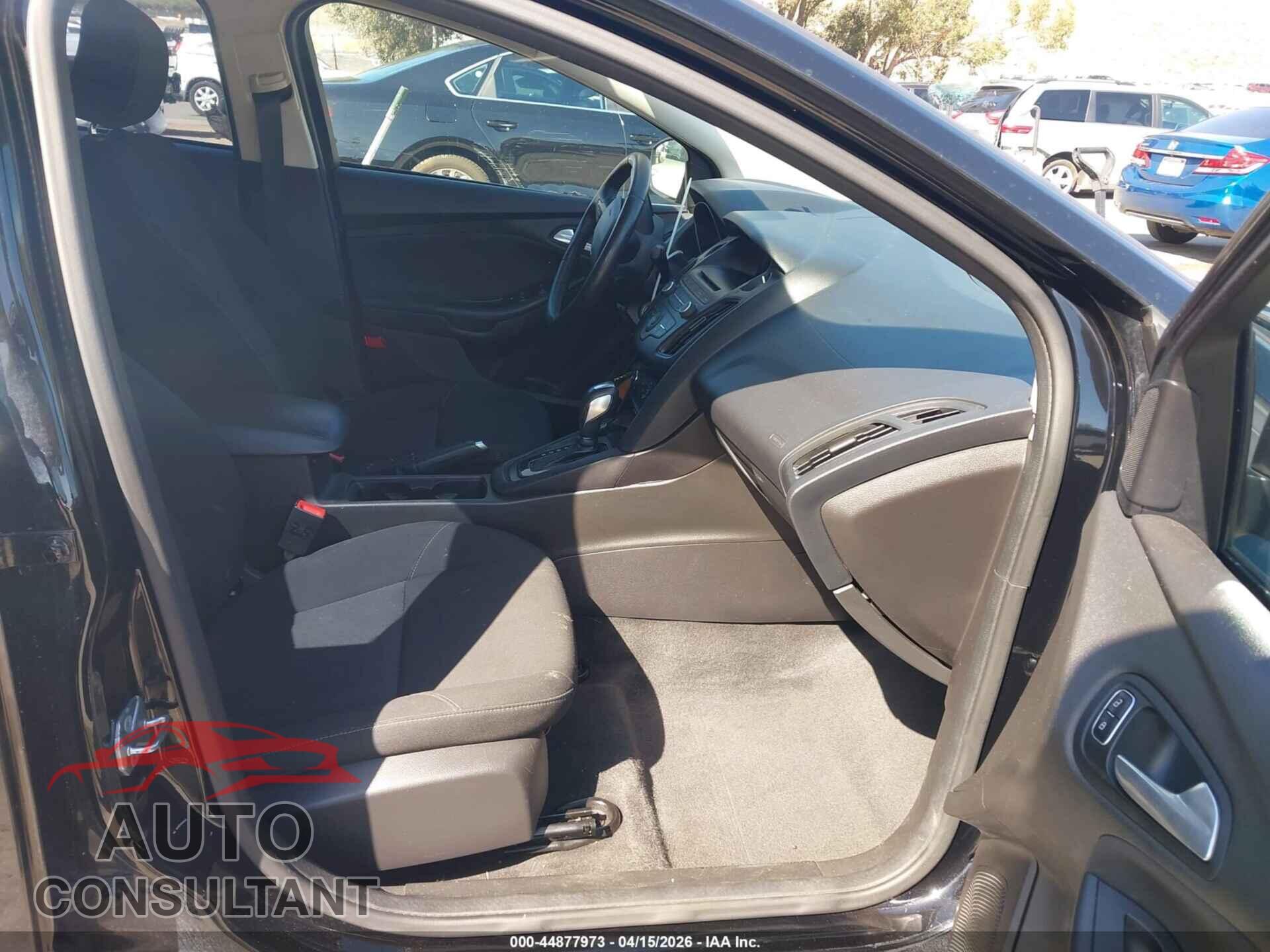 FORD FOCUS 2016 - 1FADP3F22GL268263