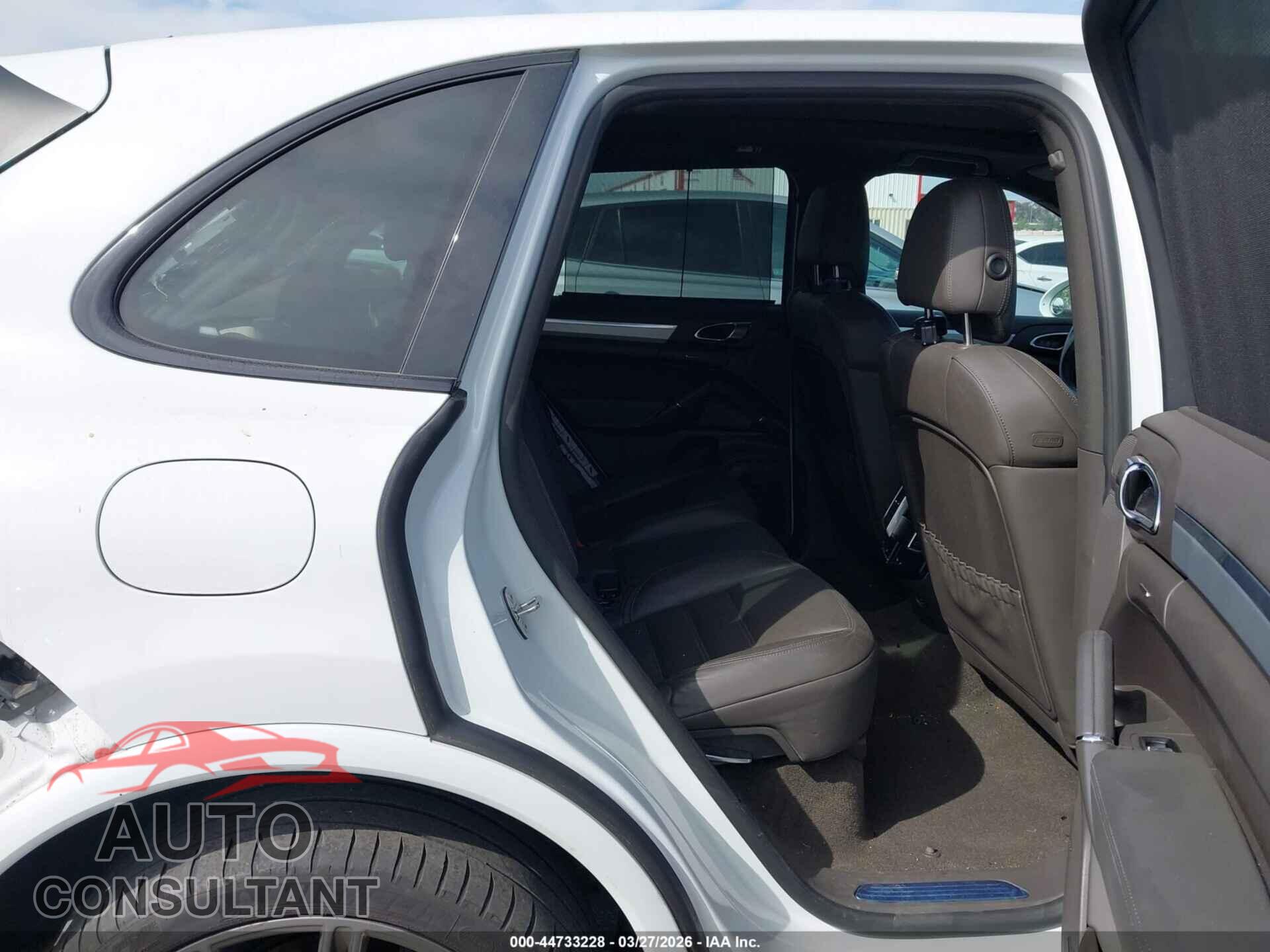 PORSCHE CAYENNE 2017 - WP1AA2A27HKA86015