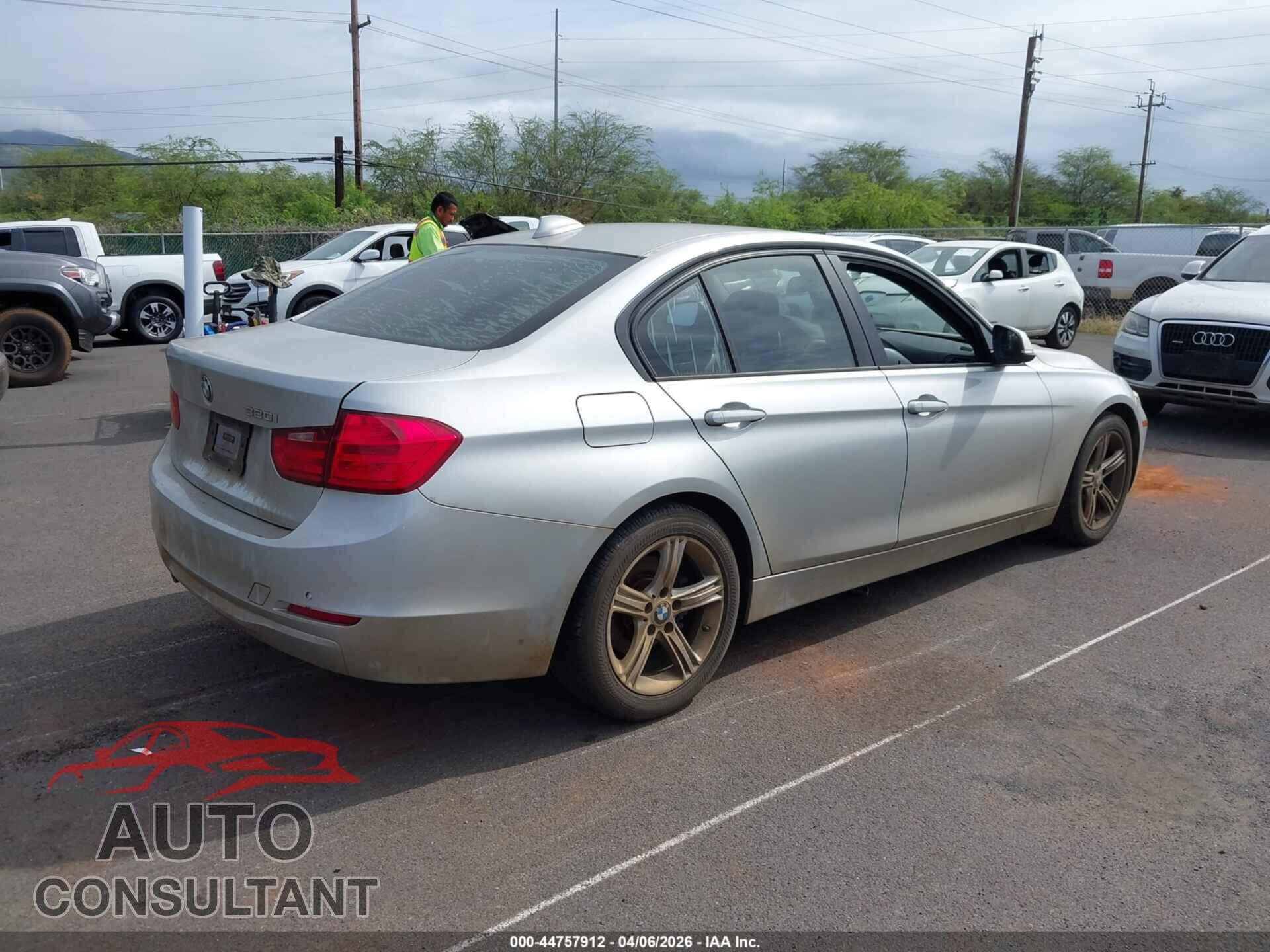 BMW 320I 2013 - WBA3B1C59DK128958