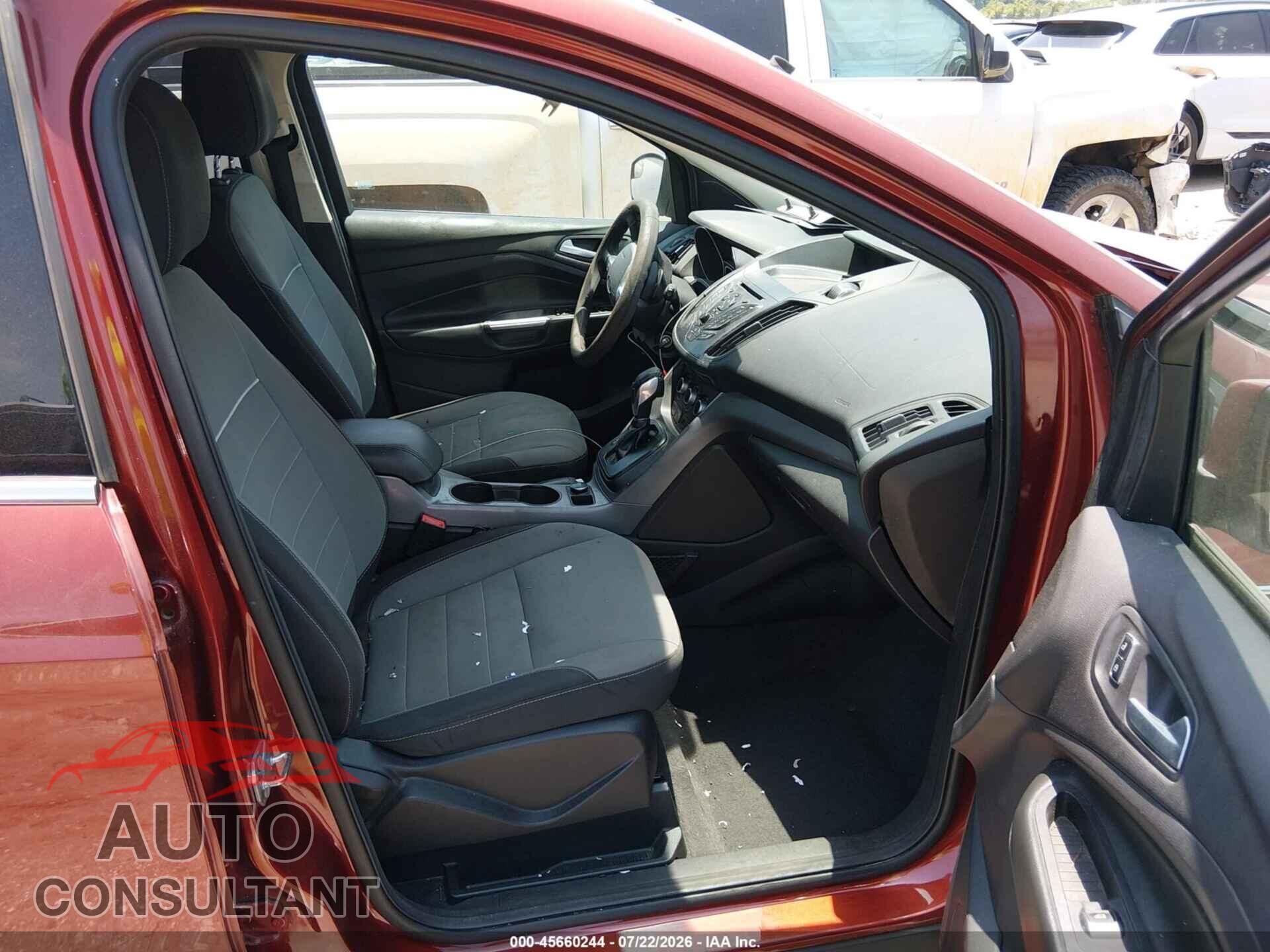 FORD ESCAPE 2015 - 1FMCU0G97FUB64218