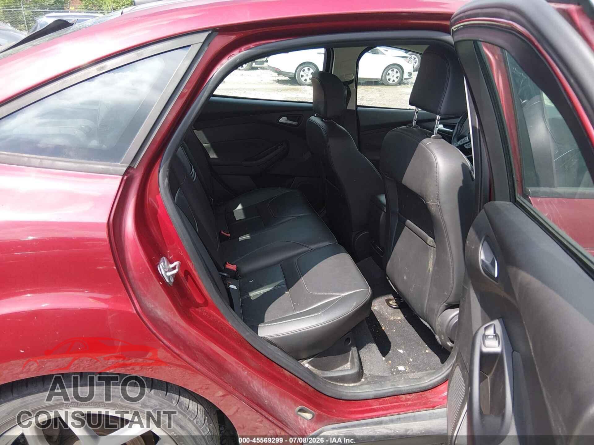 FORD FOCUS 2015 - 1FADP3F26FL347045
