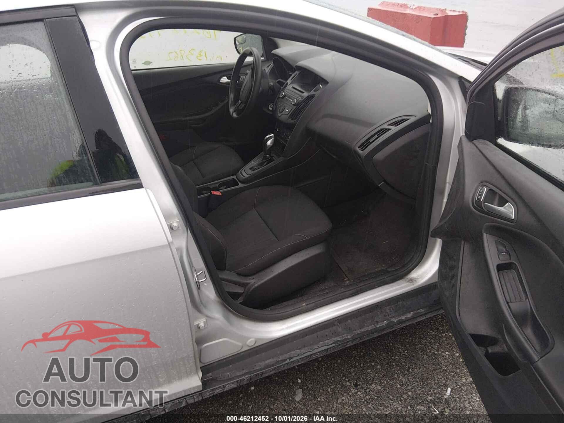 FORD FOCUS 2015 - 1FADP3F28FL204436