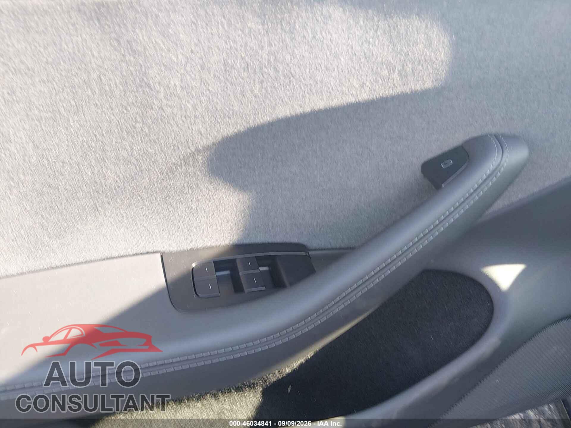 TESLA MODEL 3 2025 - 5YJ3E1EA6SF977007