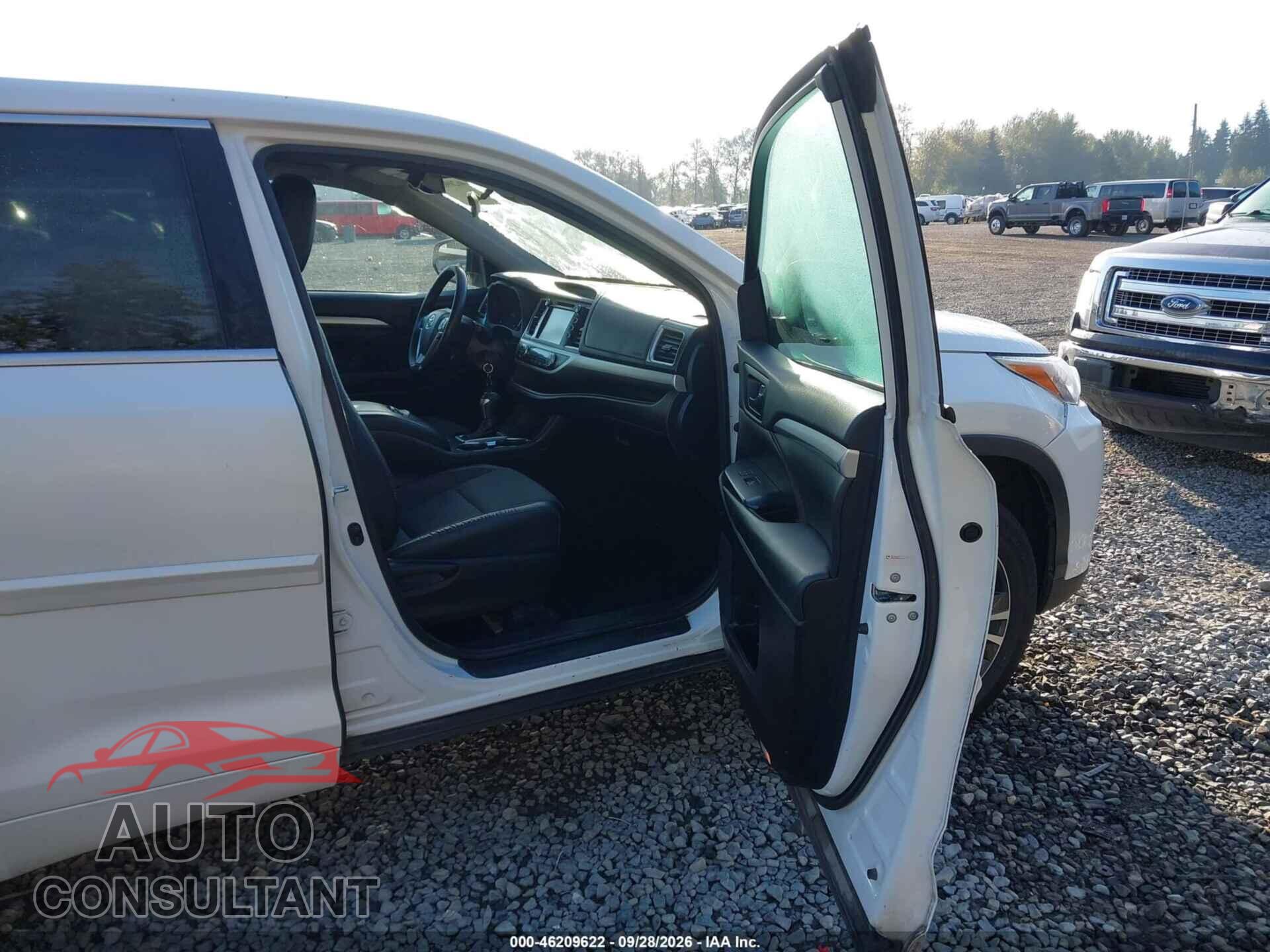 TOYOTA HIGHLANDER 2018 - 5TDBZRFH7JS891757