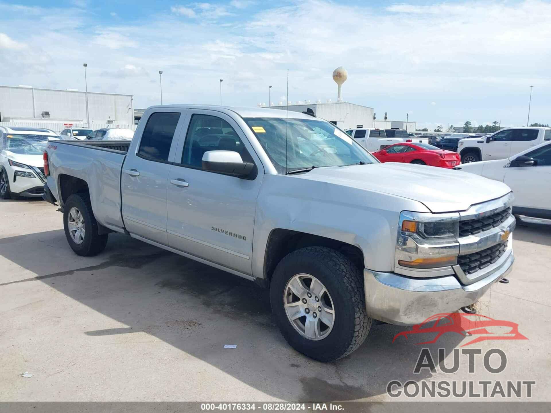 CHEVROLET SILVERADO 1500 2018 - 1GCVKREC5JZ355332