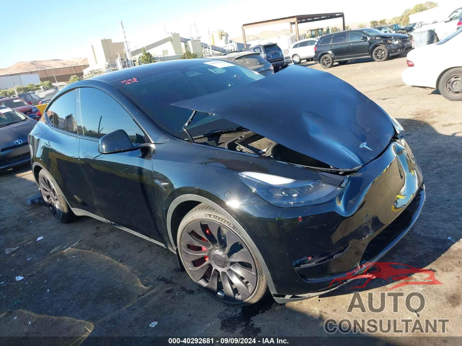 TESLA MODEL Y 2023 - 7SAYGDEF5PF855164