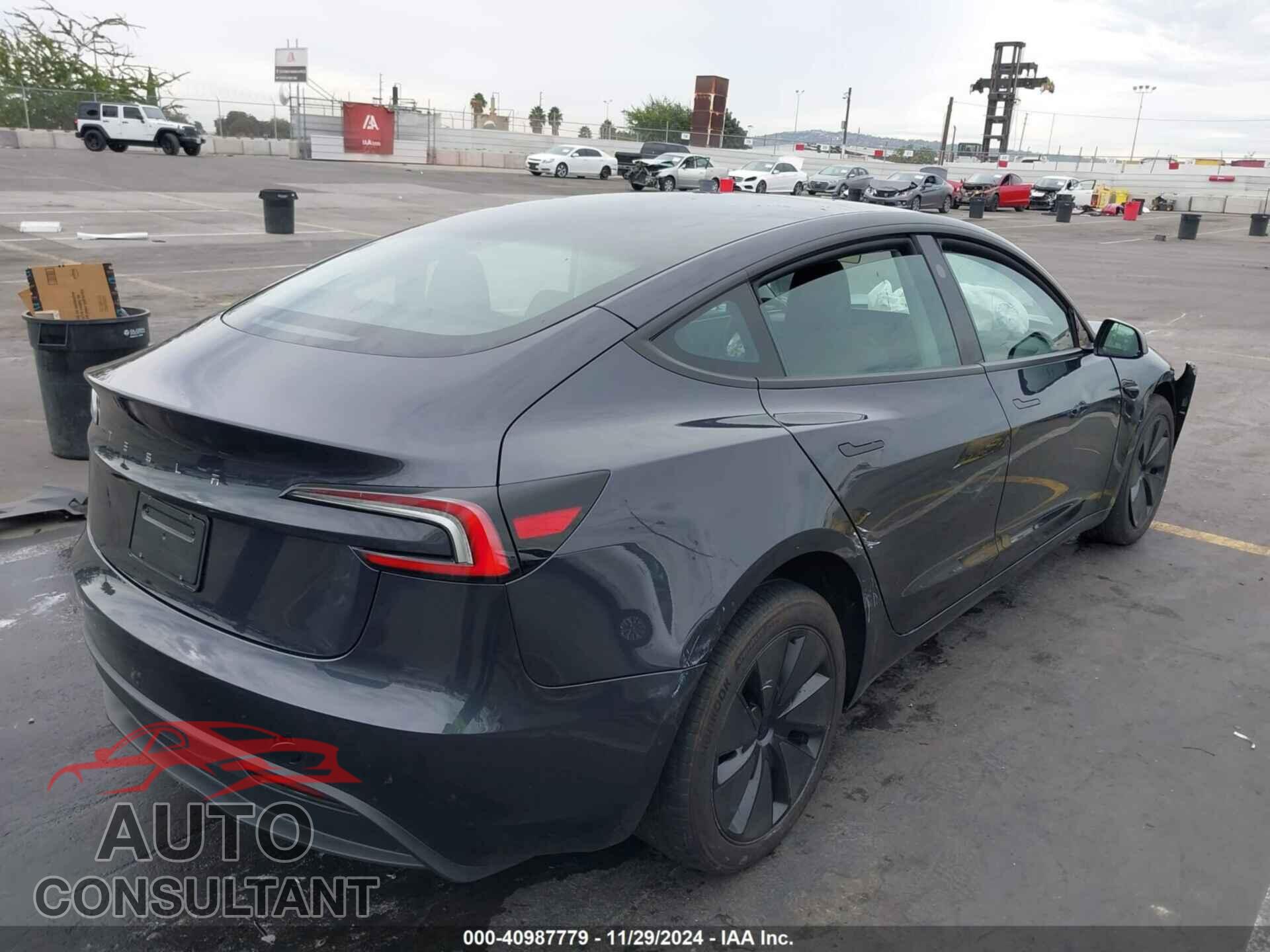 TESLA MODEL 3 2024 - 5YJ3E1EA9RF747679