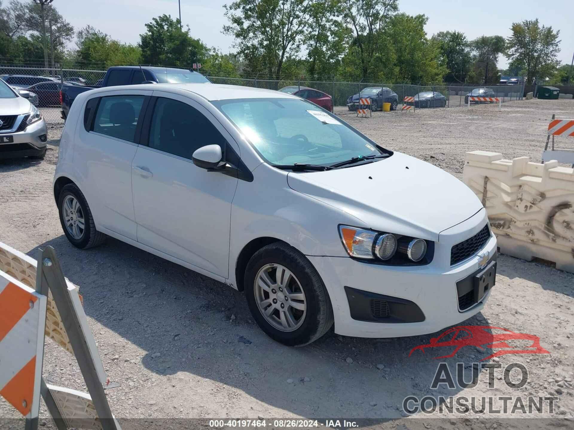 CHEVROLET SONIC 2015 - 1G1JC6SH8F4168058