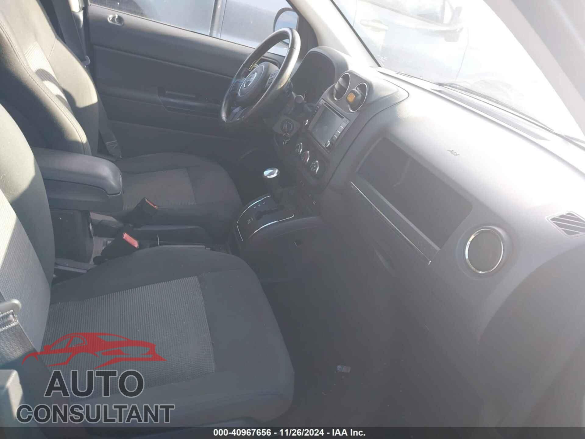JEEP COMPASS 2011 - 1J4NF1FB3BD207300