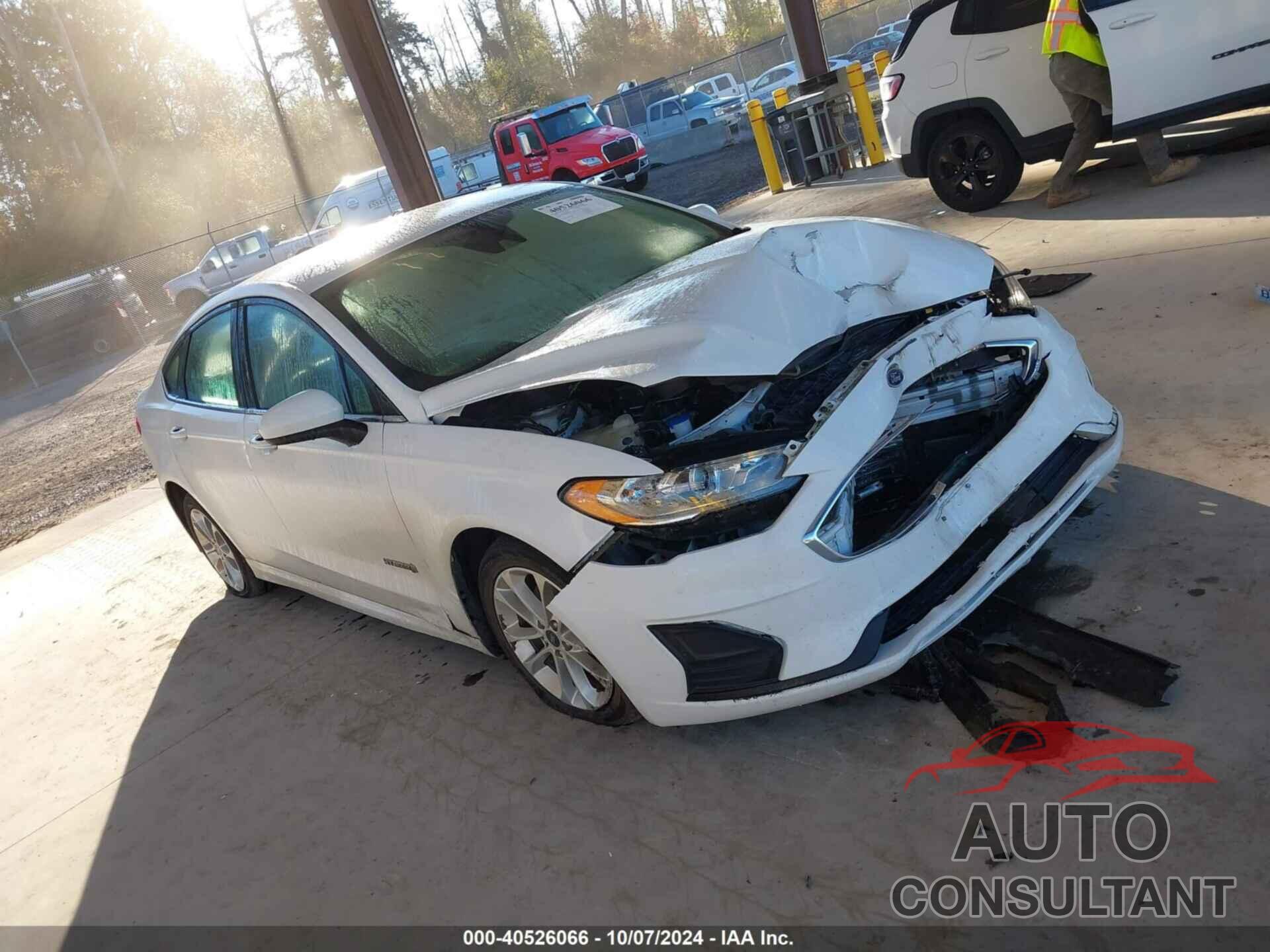 FORD FUSION HYBRID 2019 - 3FA6P0LUXKR256515