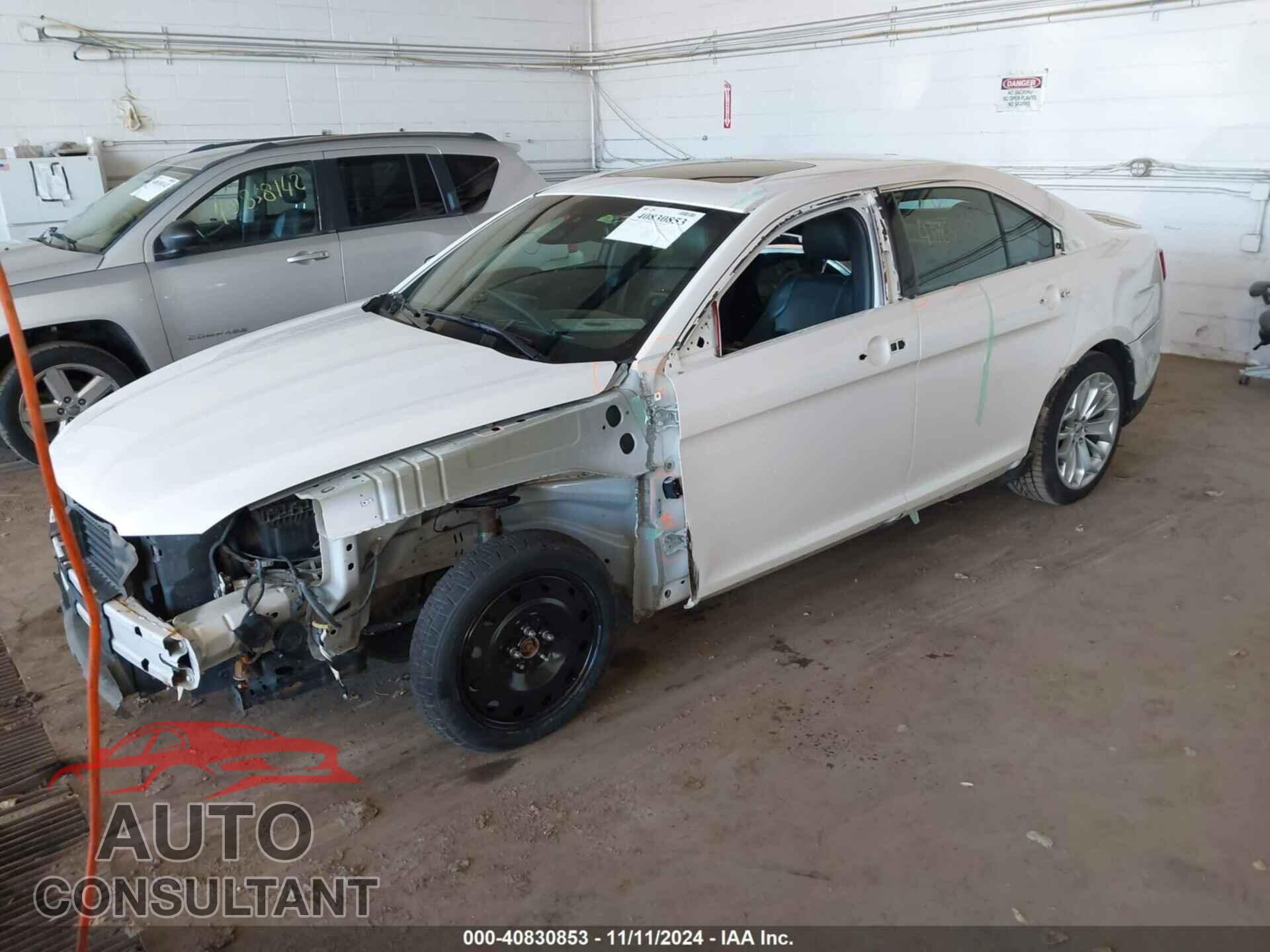 FORD TAURUS 2018 - 1FAHP2F84JG114203