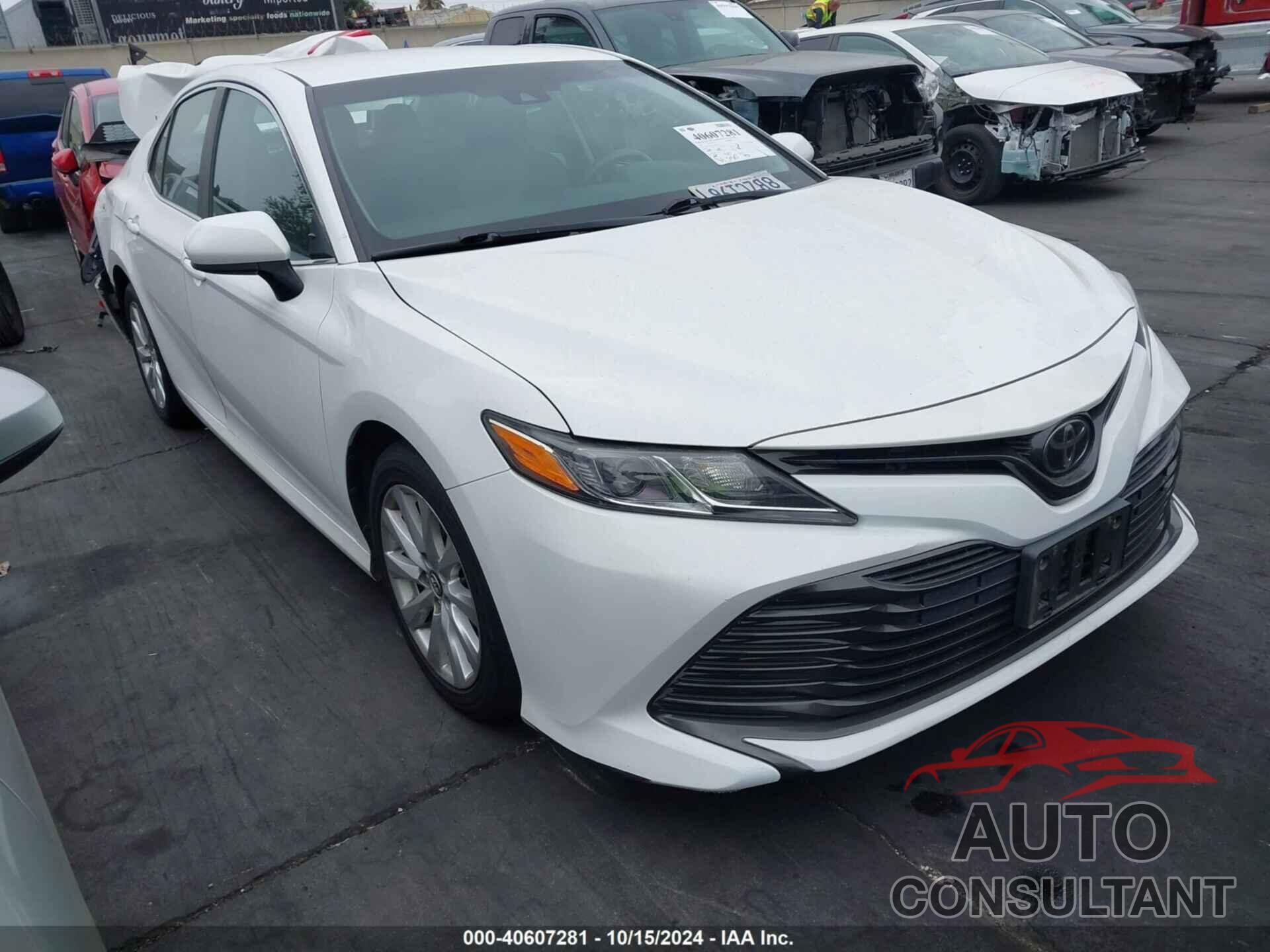 TOYOTA CAMRY 2018 - 4T1B11HK1JU522210