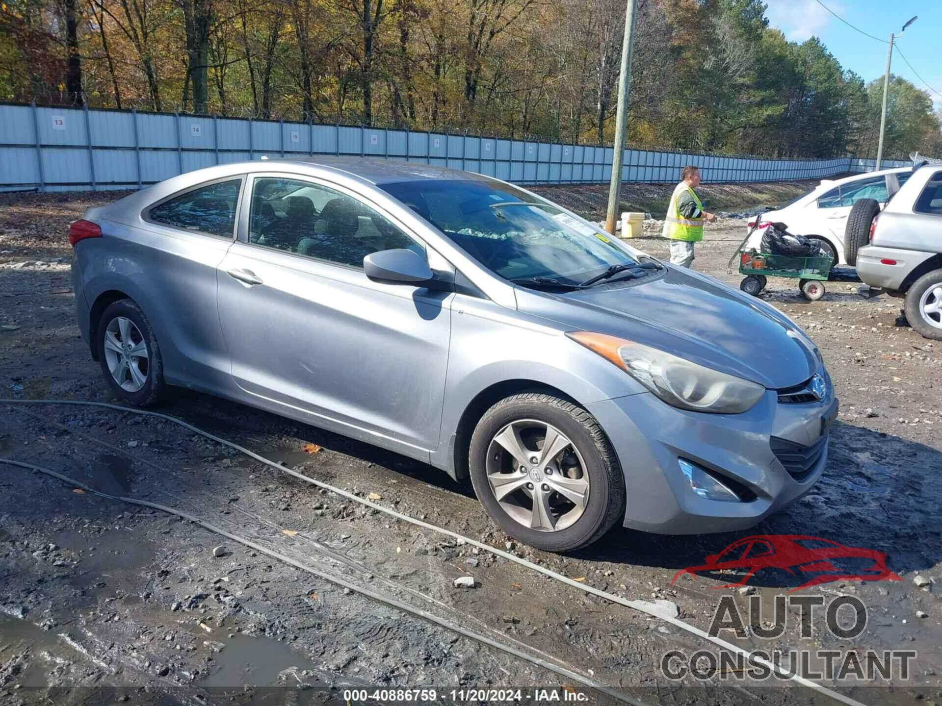 HYUNDAI ELANTRA 2013 - KMHDH6AE2DU016878