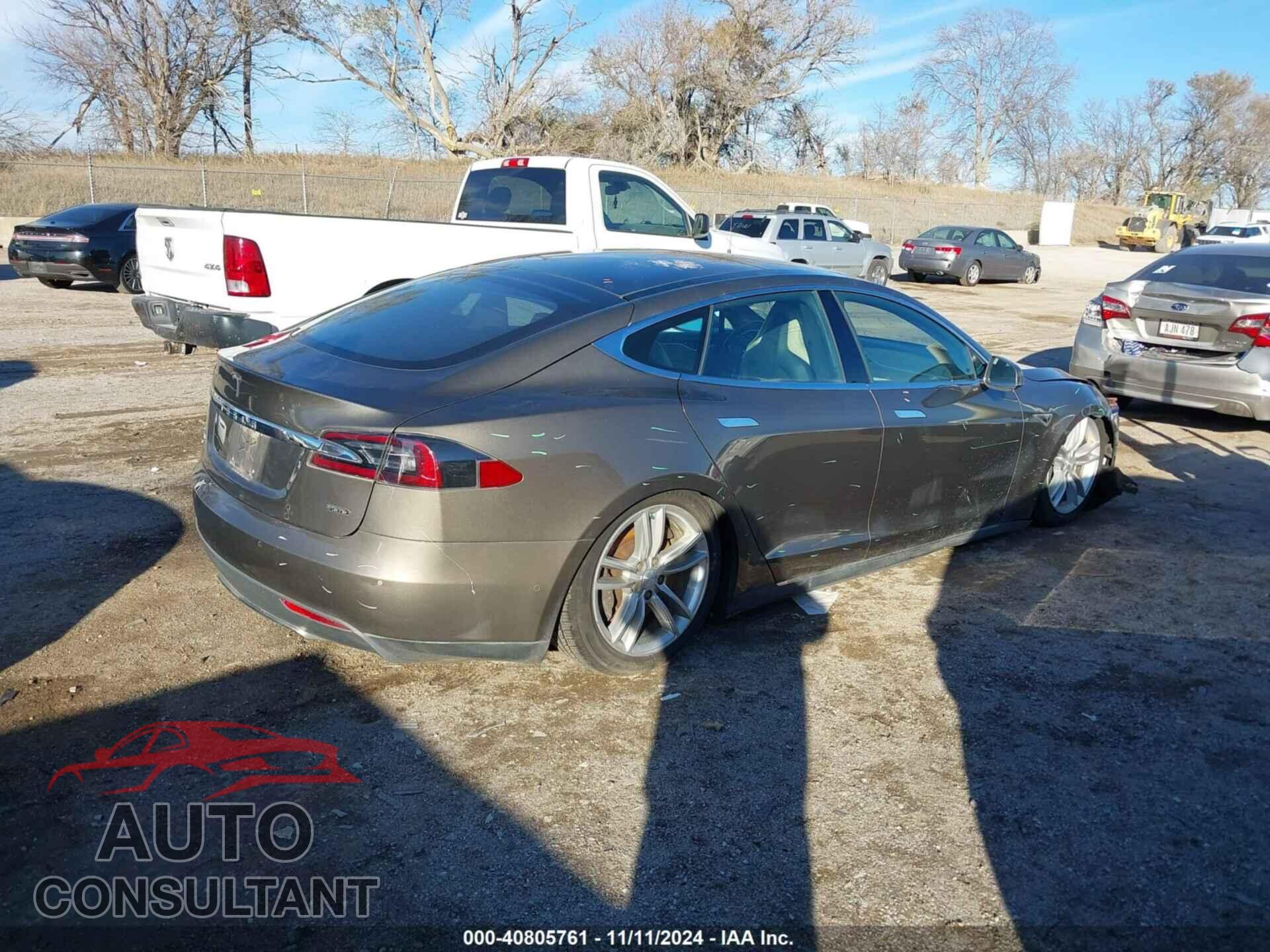 TESLA MODEL S 2015 - 5YJSA1E25FF115077
