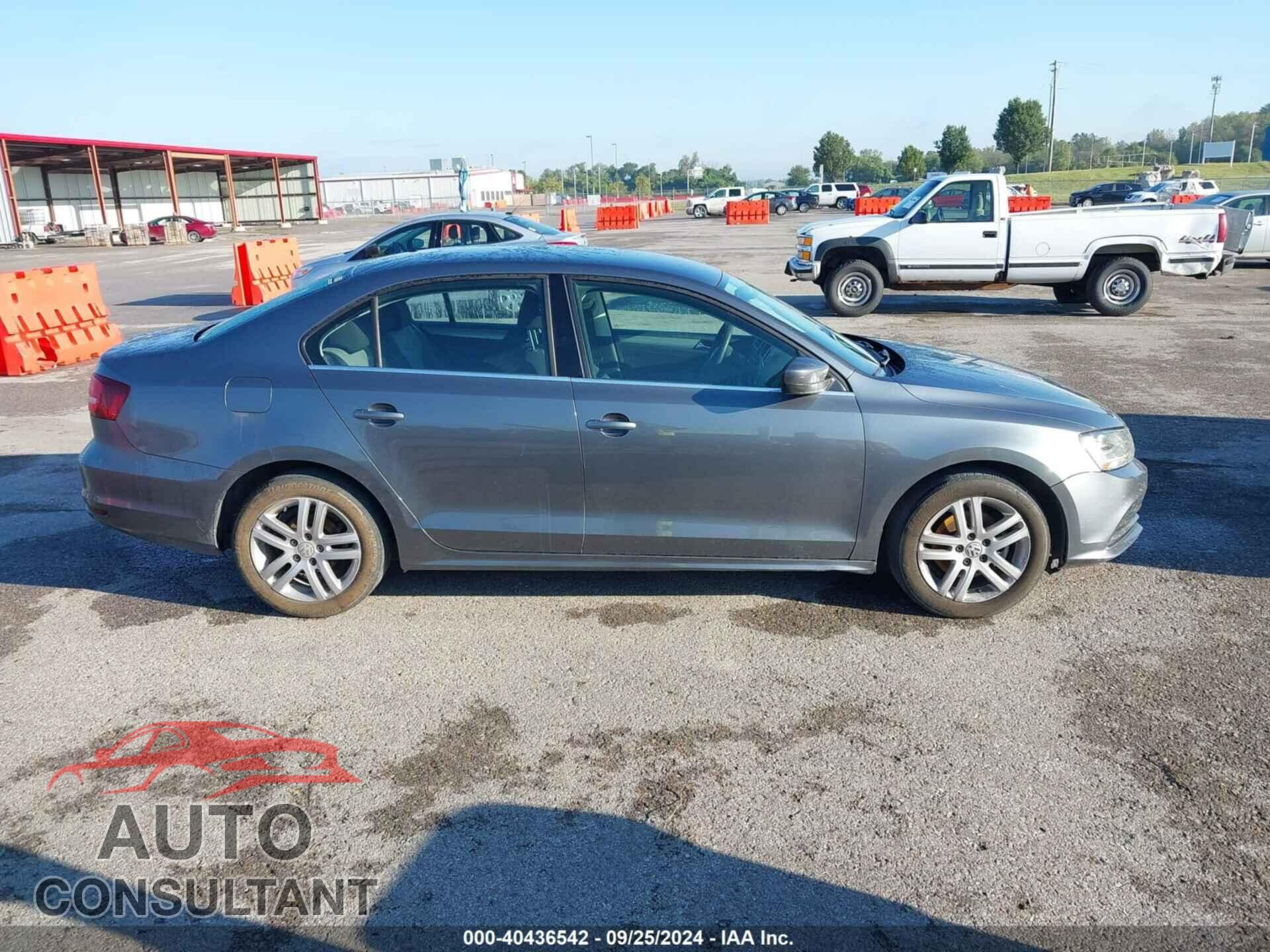 VOLKSWAGEN JETTA 2017 - 3VW2B7AJ6HM336311