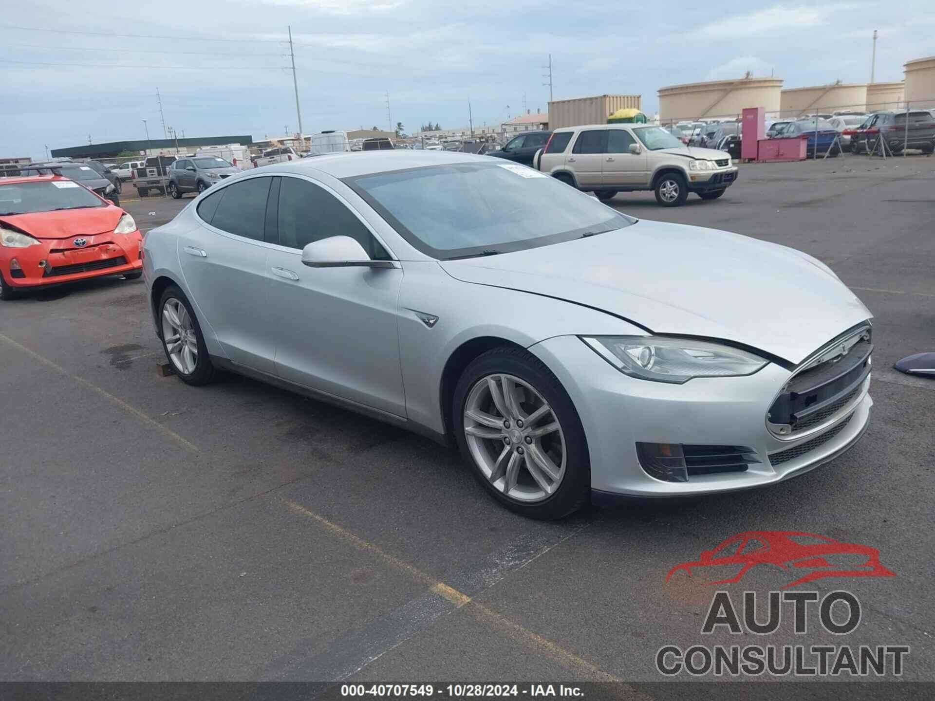 TESLA MODEL S 2013 - 5YJSA1AC3DFP10537