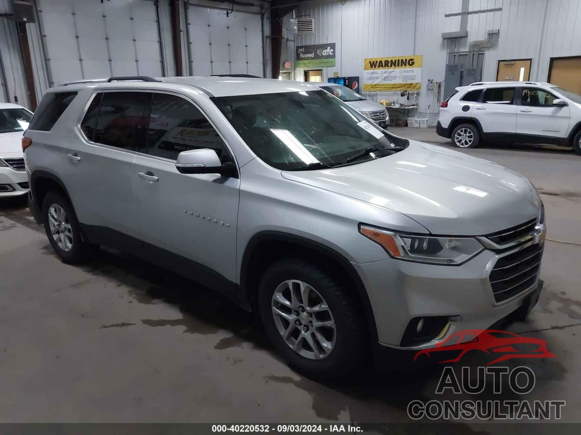 CHEVROLET TRAVERSE 2018 - 1GNEVGKW5JJ151355
