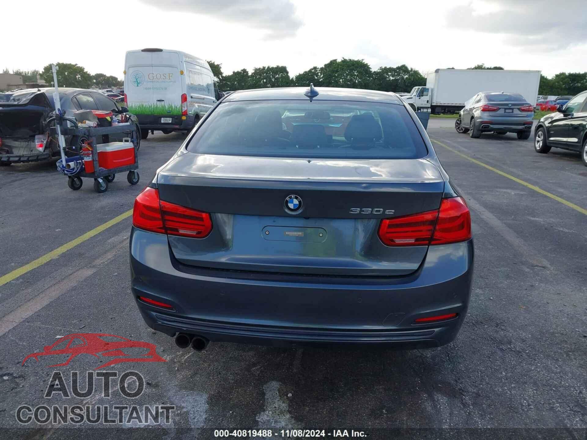 BMW 330E 2016 - WBA8E1C58GK479684