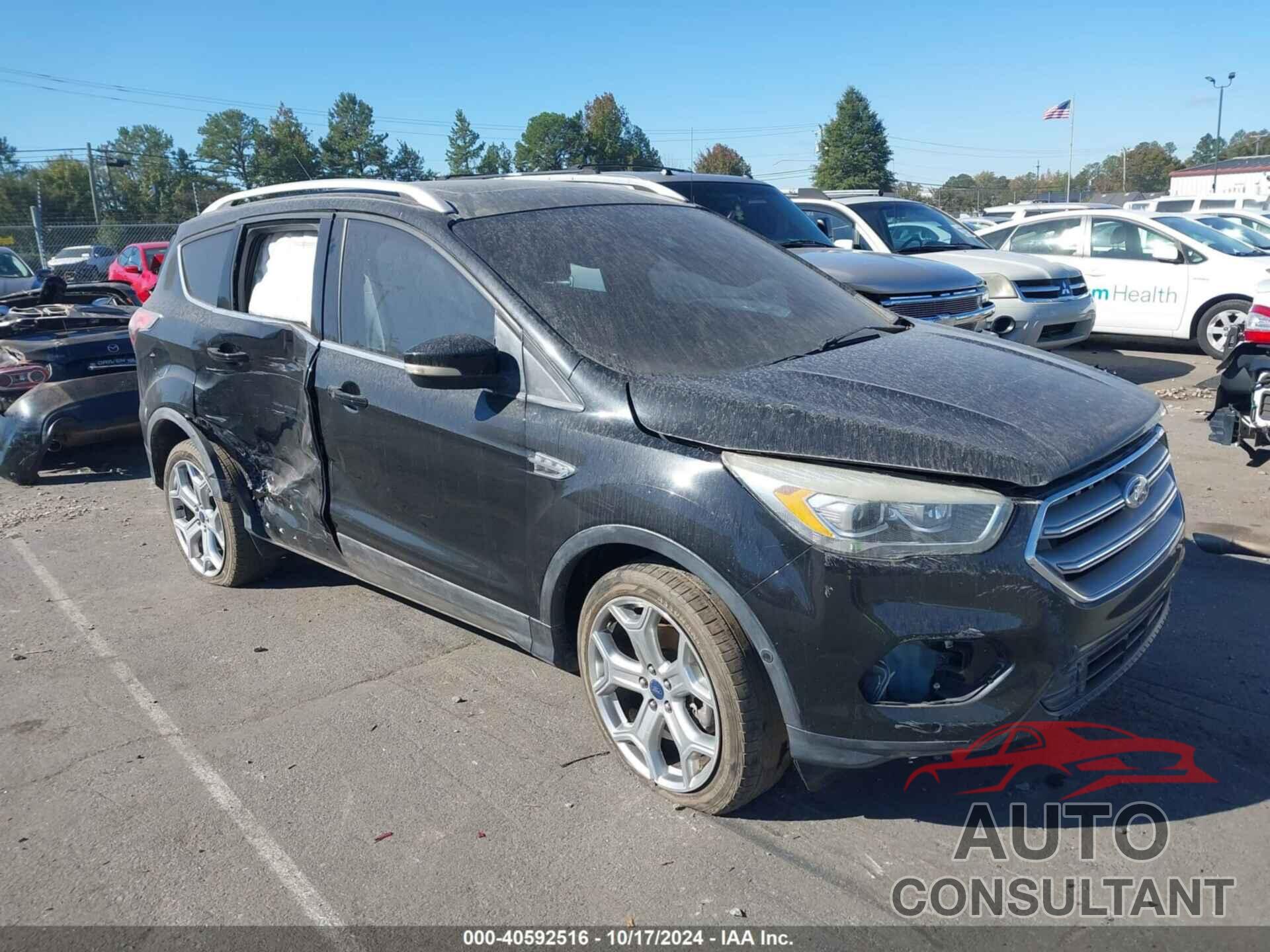 FORD ESCAPE 2017 - 1FMCU0J90HUB48745