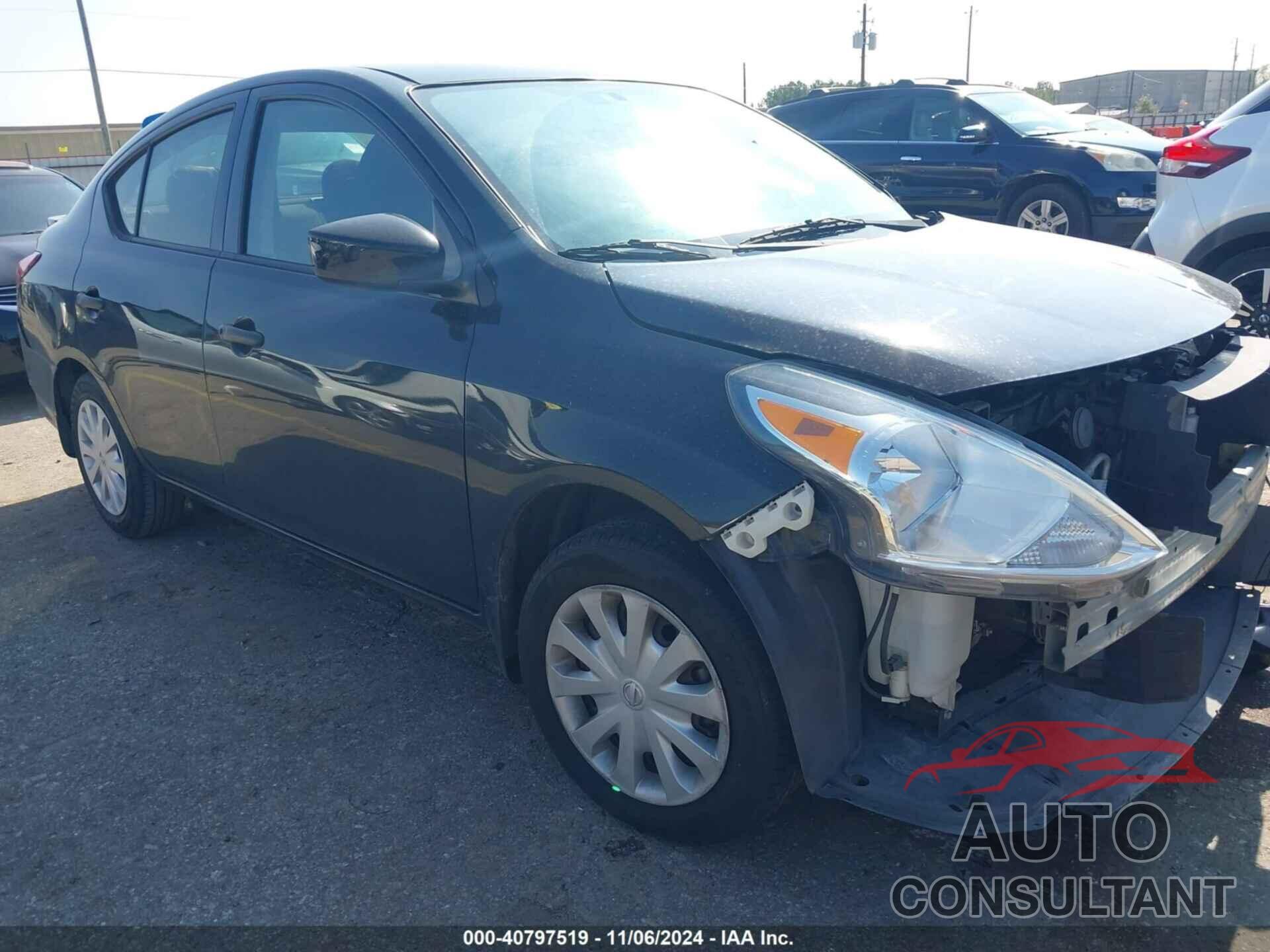 NISSAN VERSA 2017 - 3N1CN7AP5HL822927