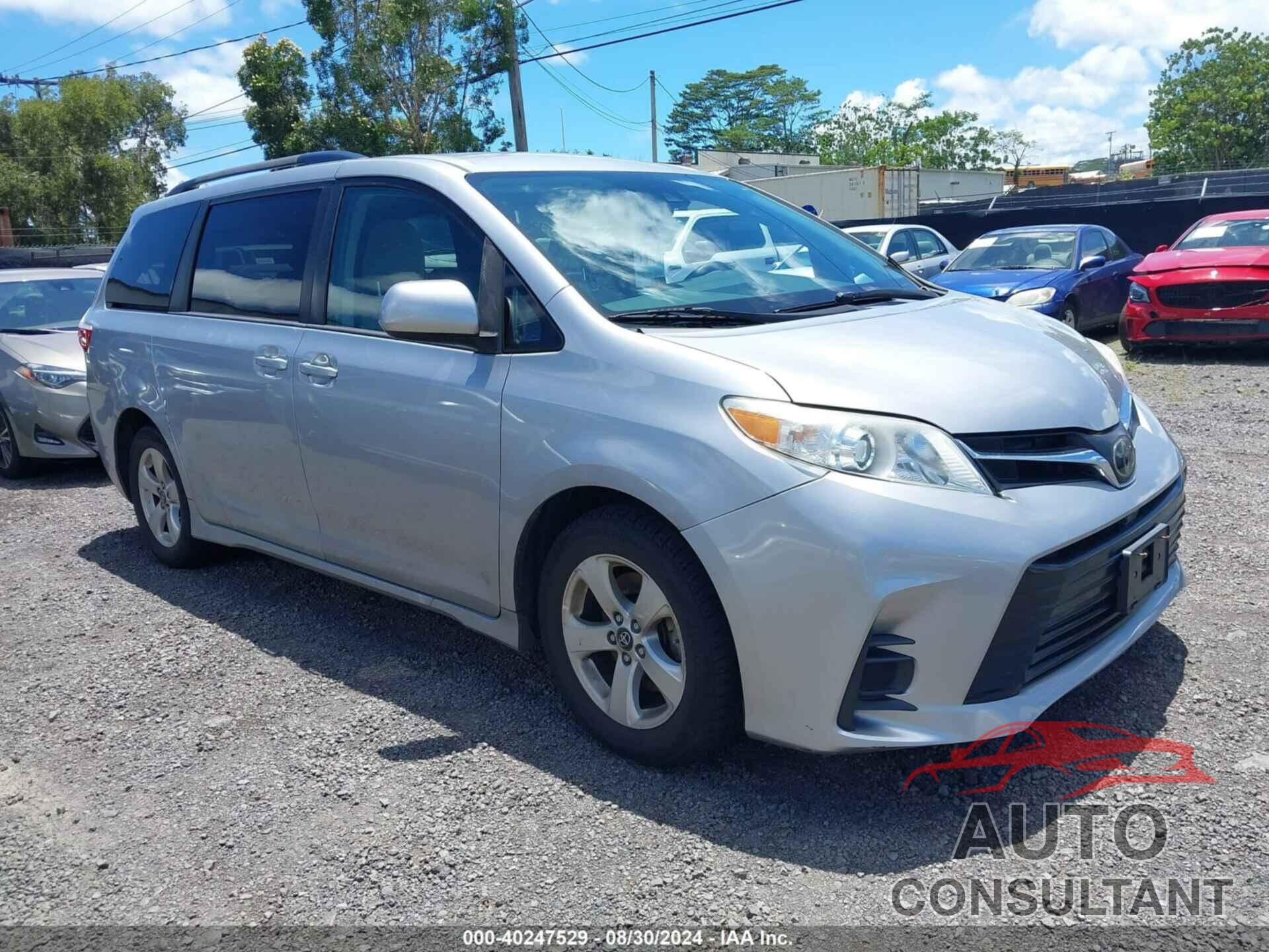 TOYOTA SIENNA 2018 - 5TDKZ3DC4JS965771