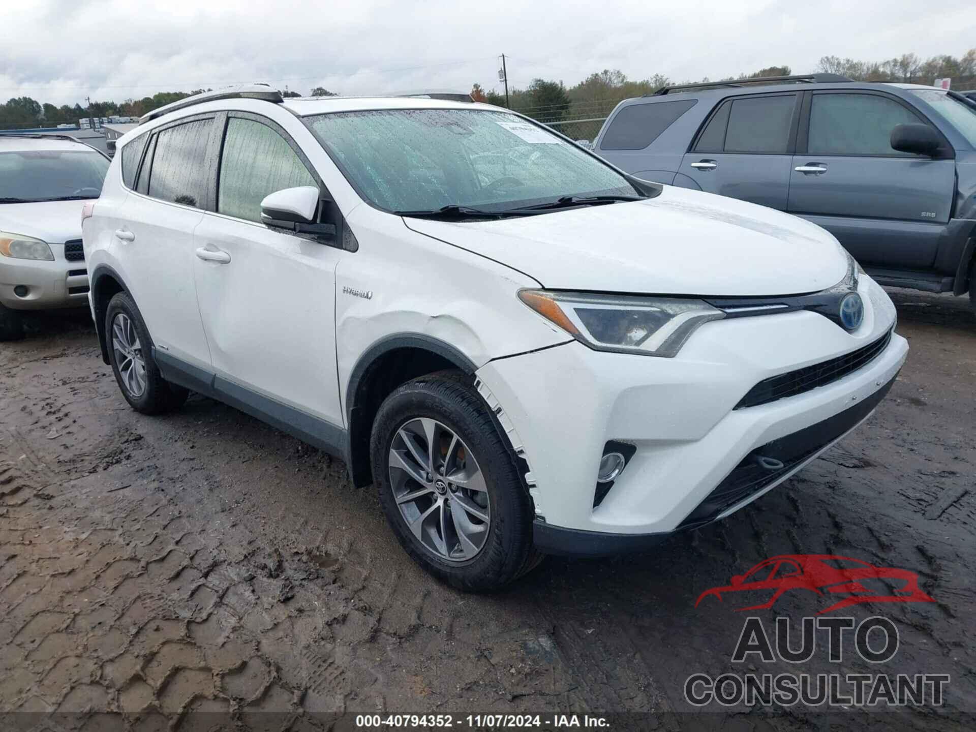 TOYOTA RAV4 HYBRID 2017 - JTMRJREV2HD065434