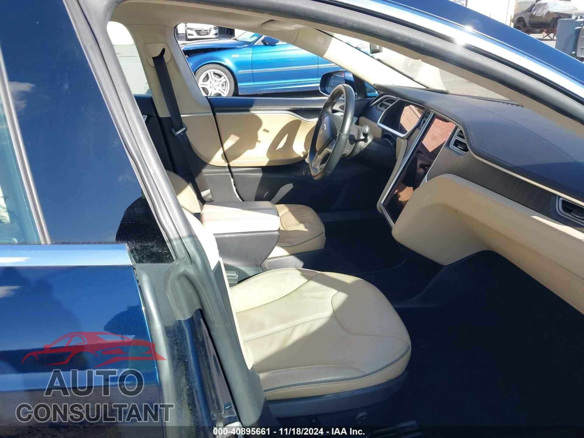 TESLA MODEL S 2013 - 5YJSA1DP5DFP17035