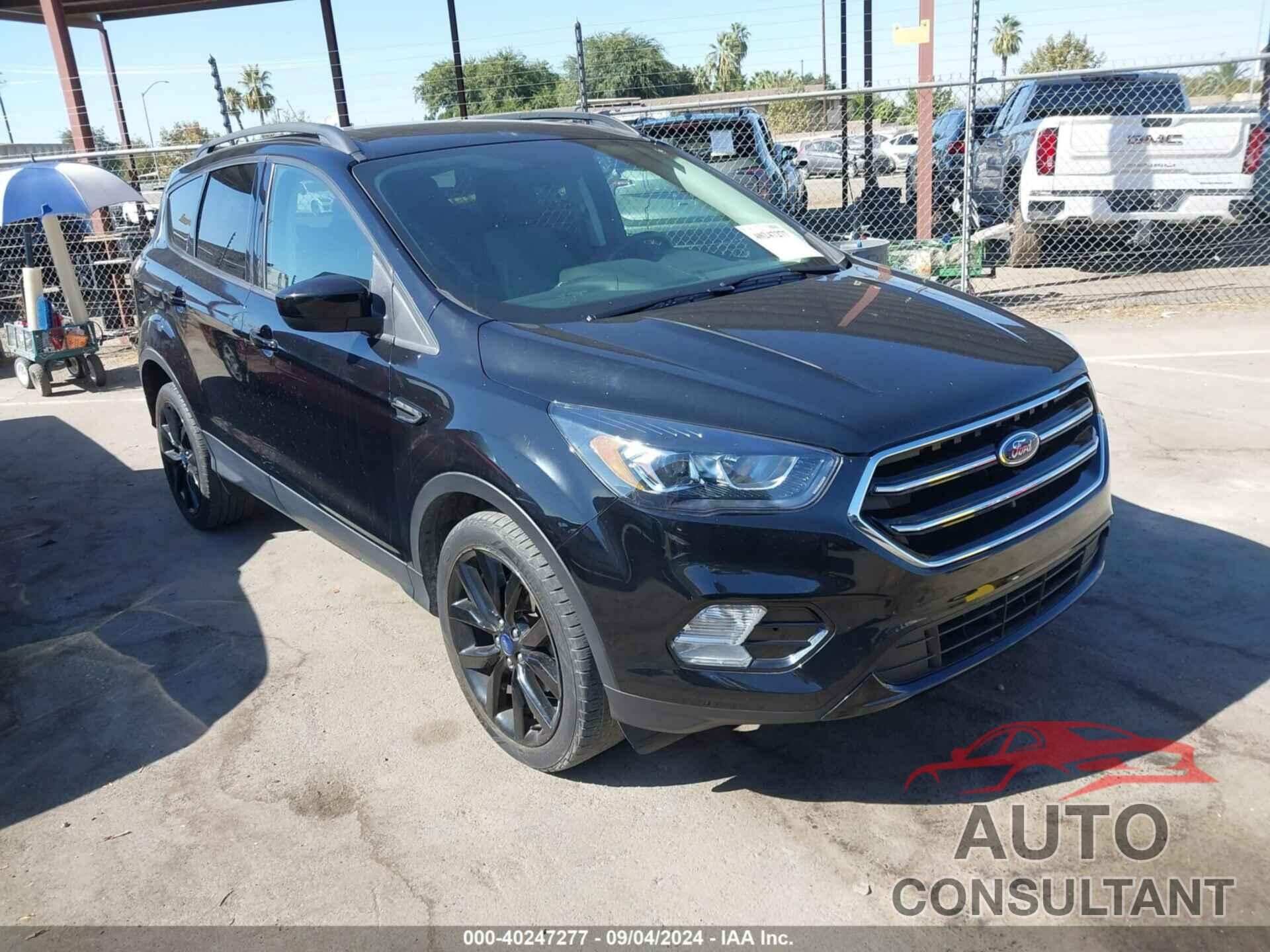 FORD ESCAPE 2017 - 1FMCU0GDXHUA23490