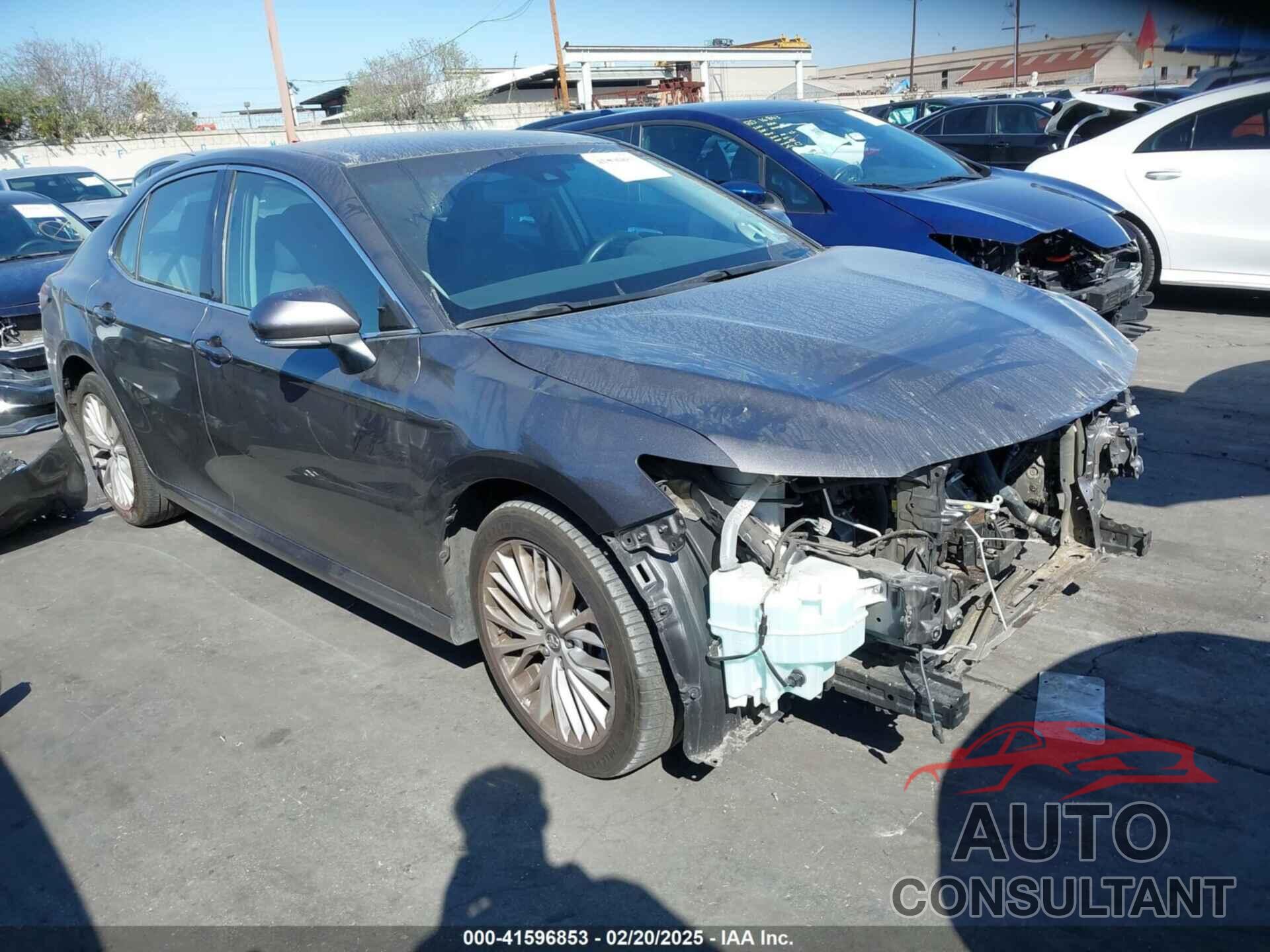 TOYOTA CAMRY 2018 - 4T1B11HKXJU040304